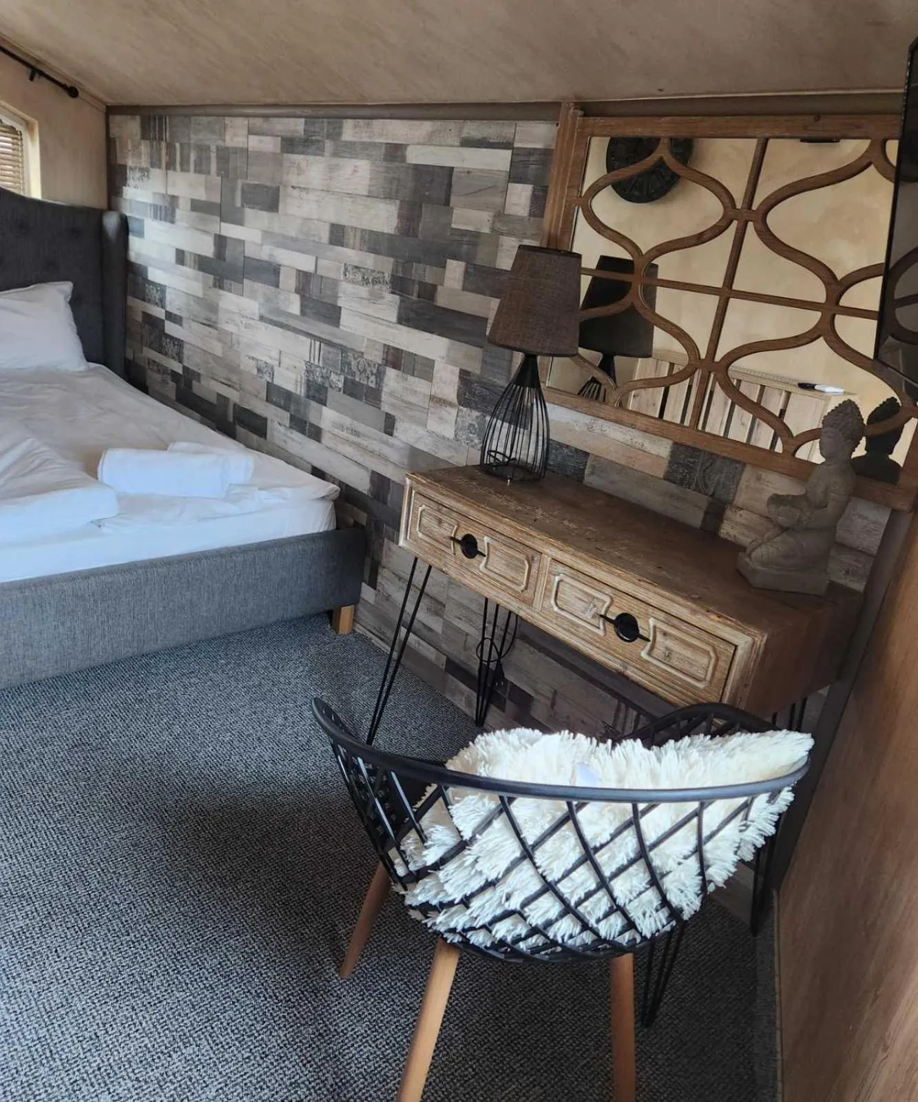 Bed in Jorela Family Hotel