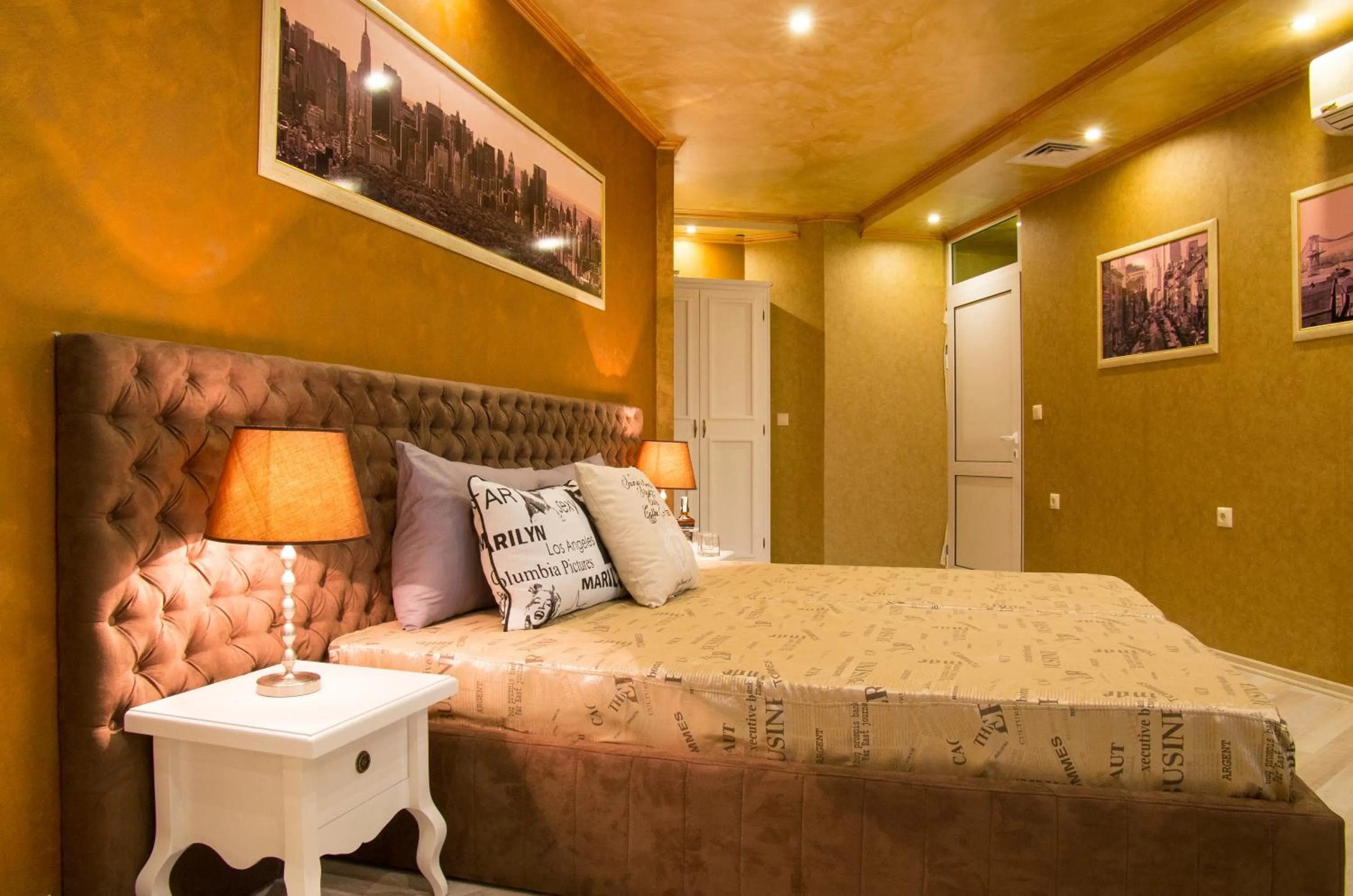 Bed in Jorela Family Hotel