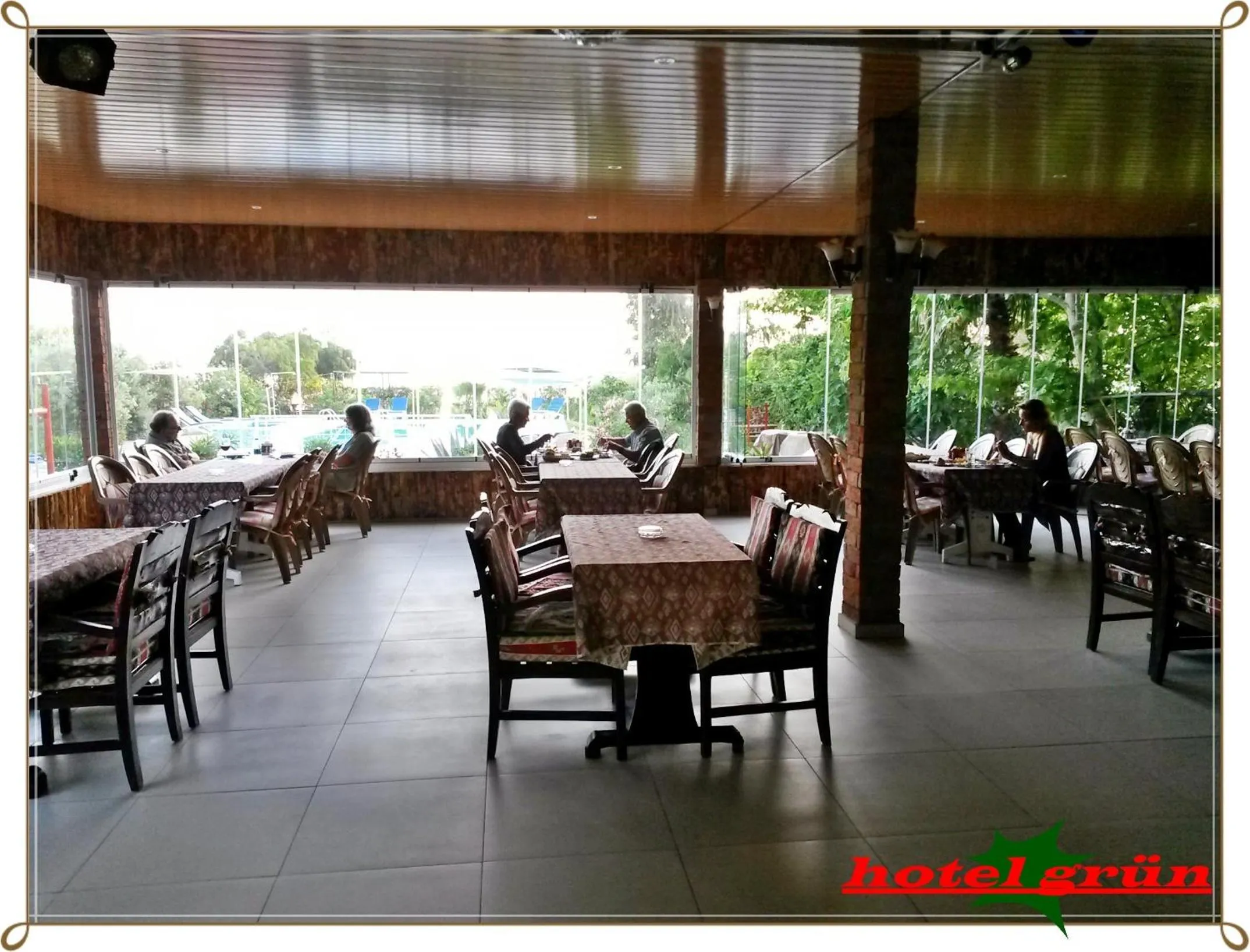 Restaurant/places to eat in Hotel Grün