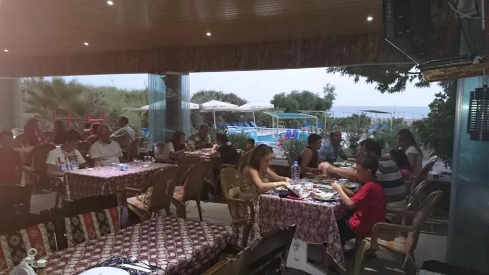 People in Hotel Grün