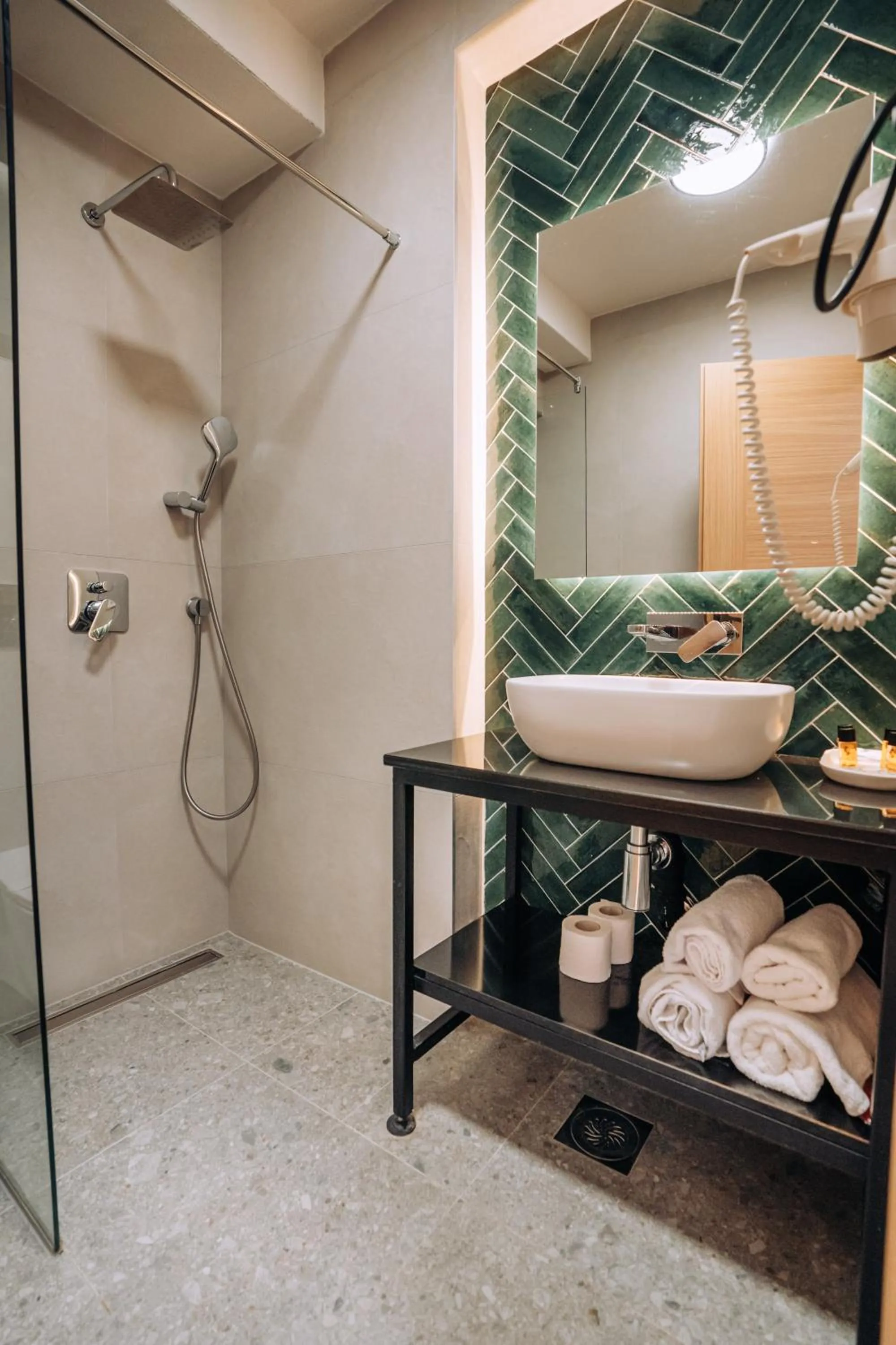 Shower in Villa Pupin SARAISTE