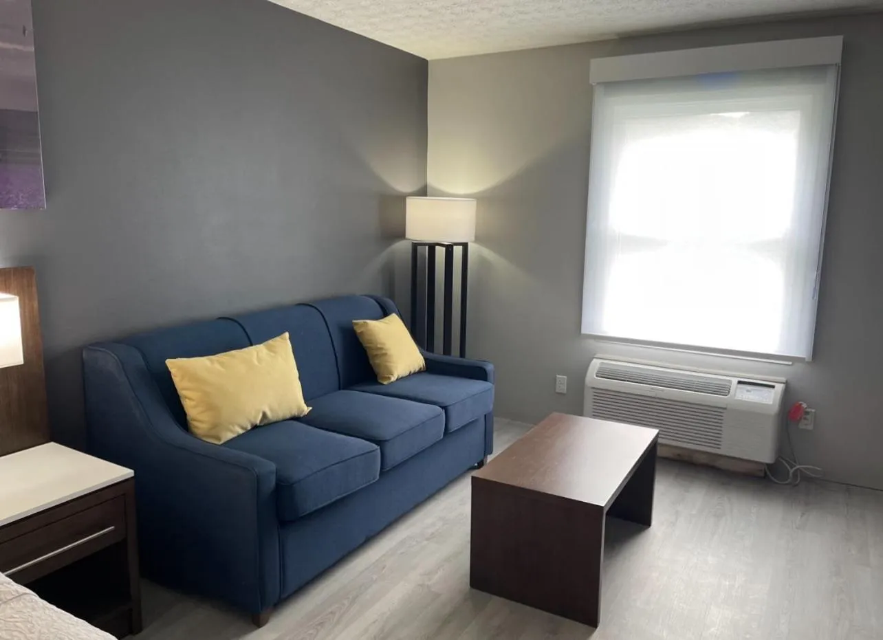 Luxor Inn & Suites, a Travelodge by Wyndham