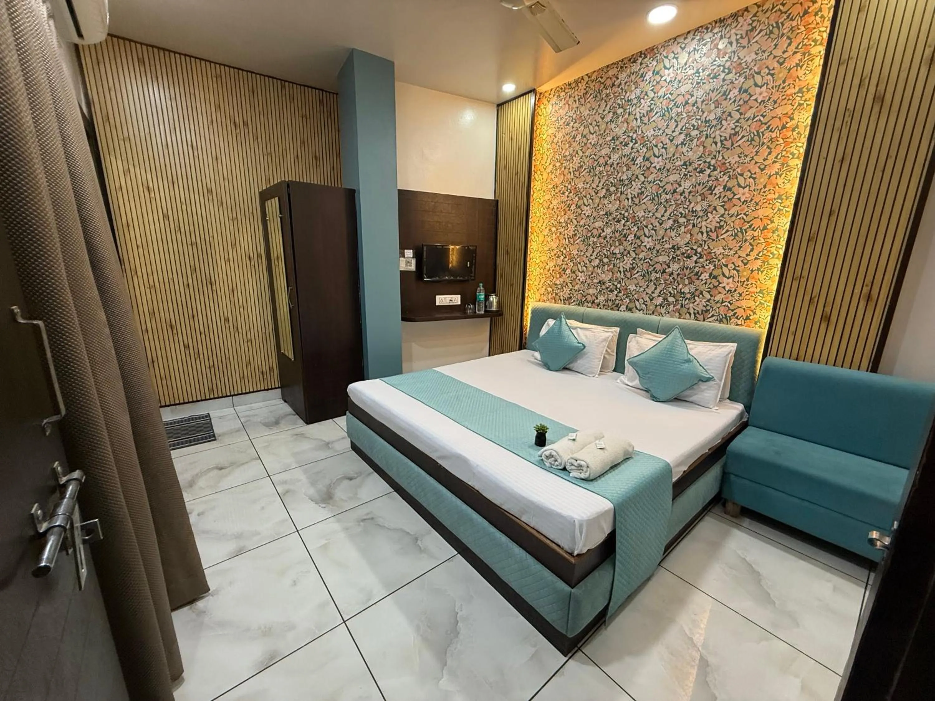 Bed in Hotel Shree Krishna Palace