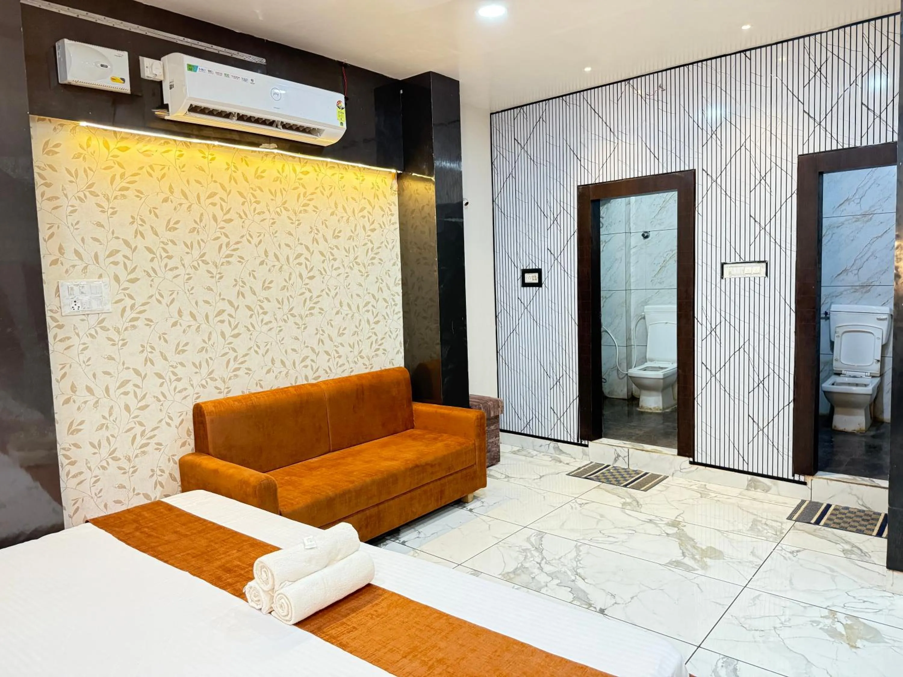 Bed in Hotel Shree Krishna Palace