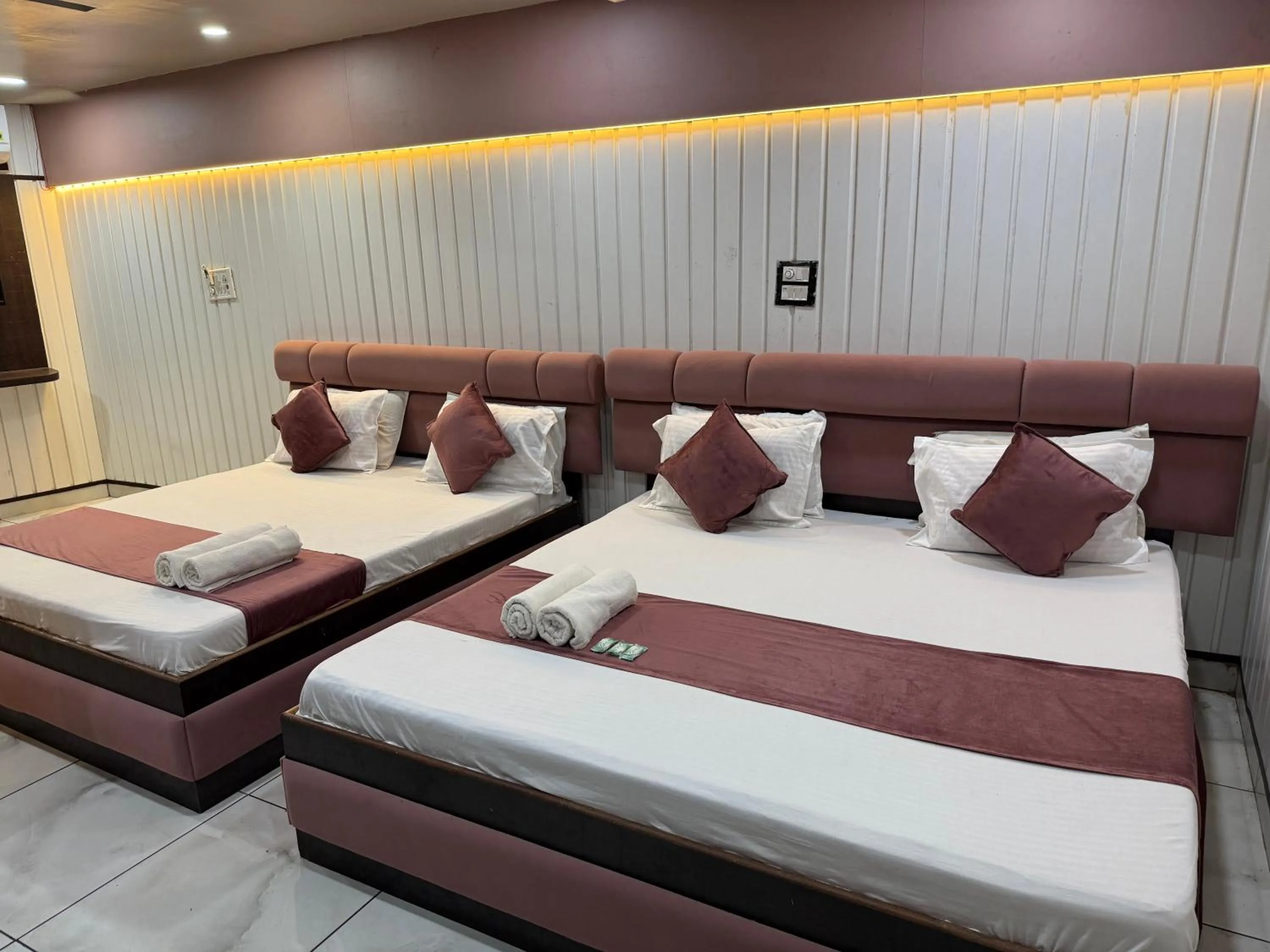 Bed in Hotel Shree Krishna Palace