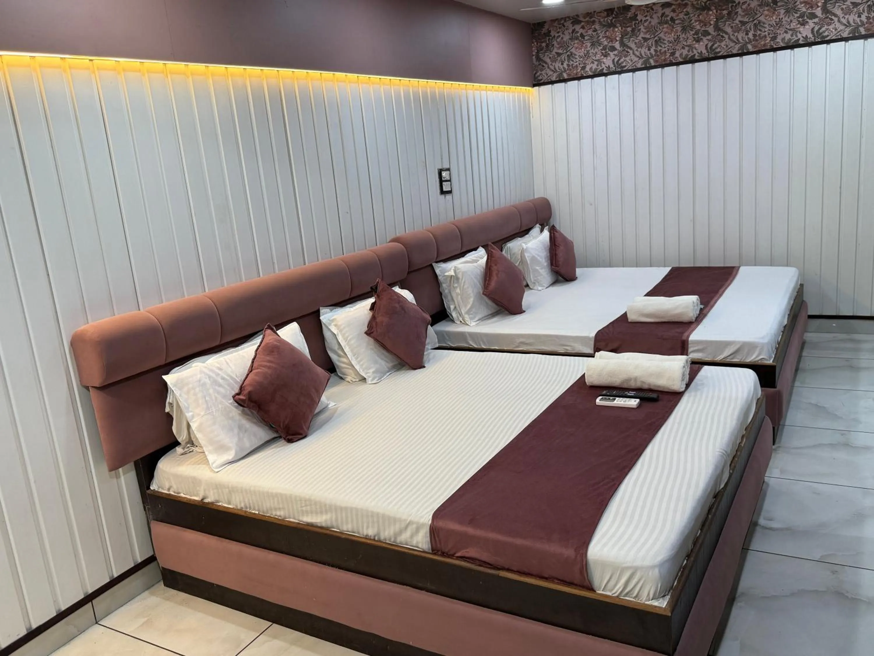 Bed in Hotel Shree Krishna Palace