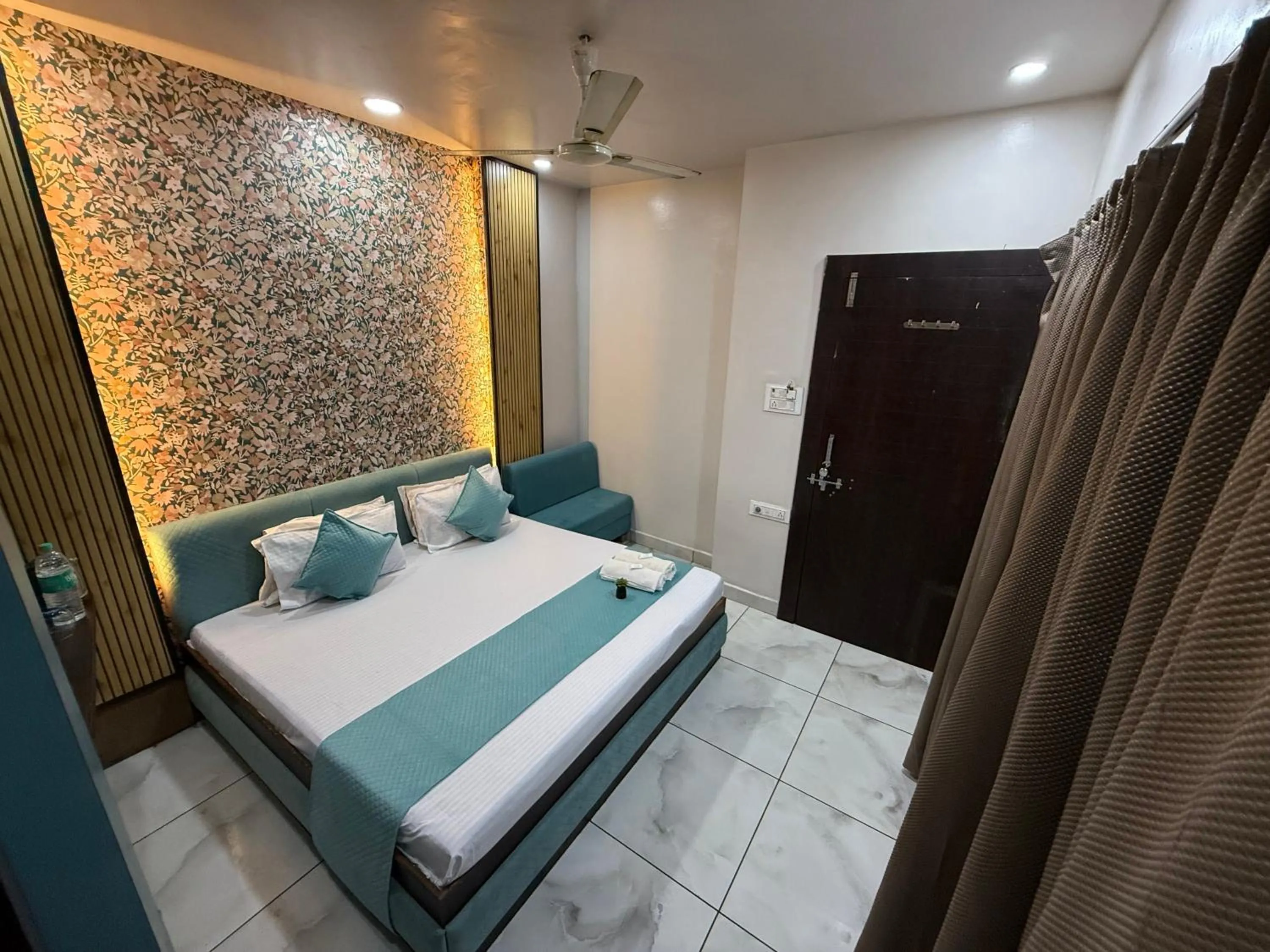 Bed in Hotel Shree Krishna Palace