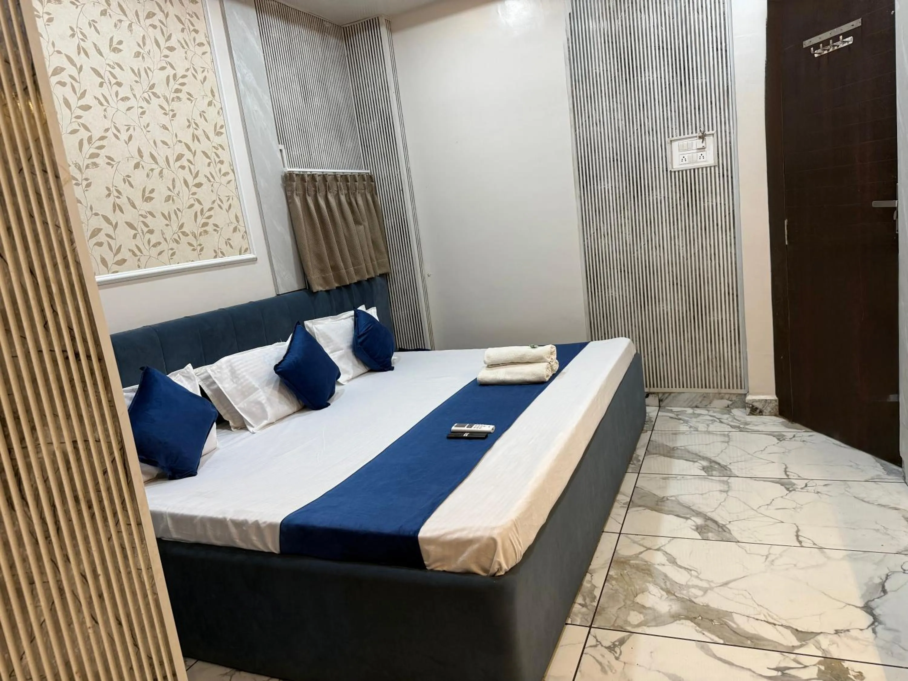 Bed in Hotel Shree Krishna Palace