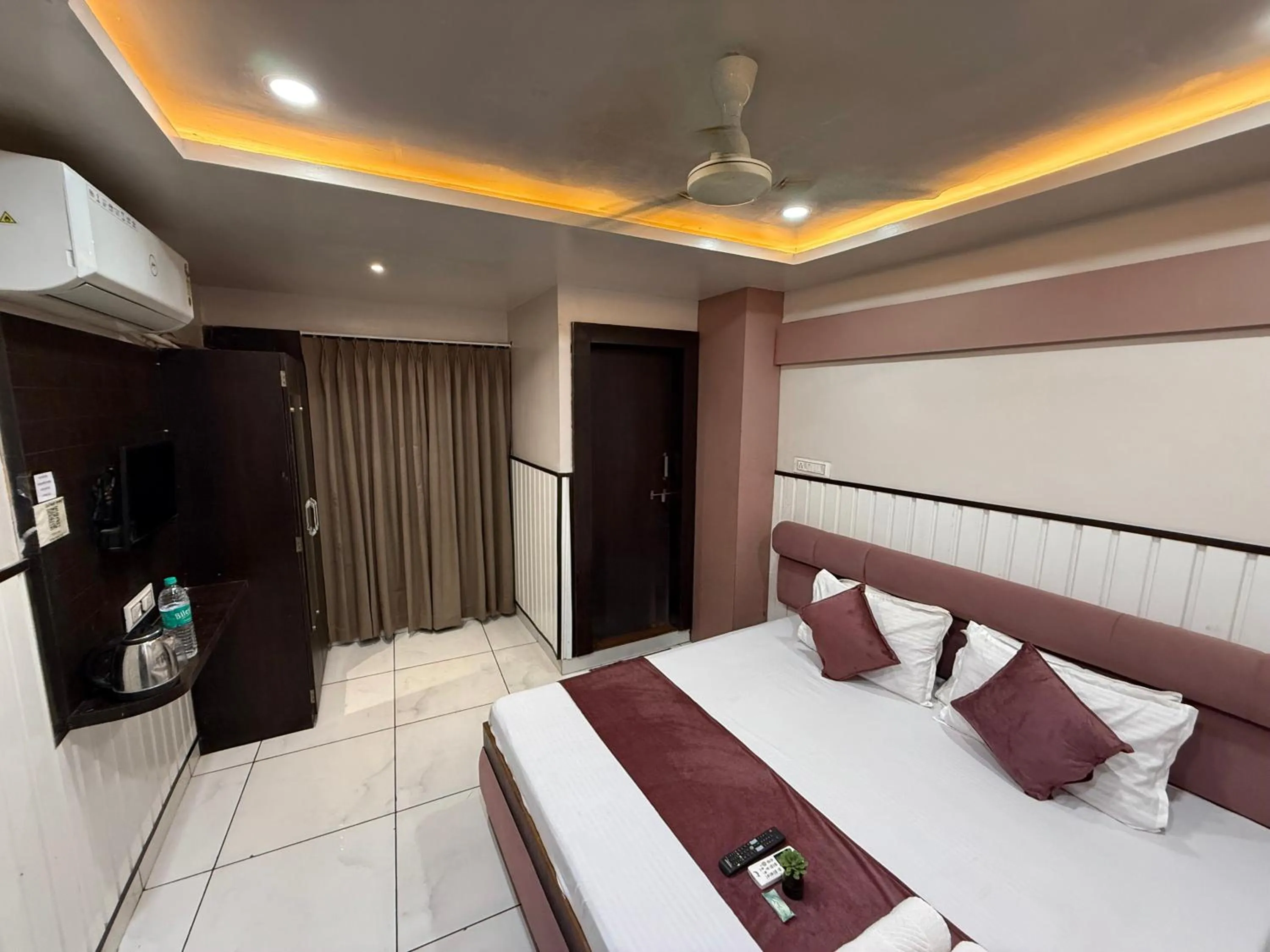 Bed in Hotel Shree Krishna Palace