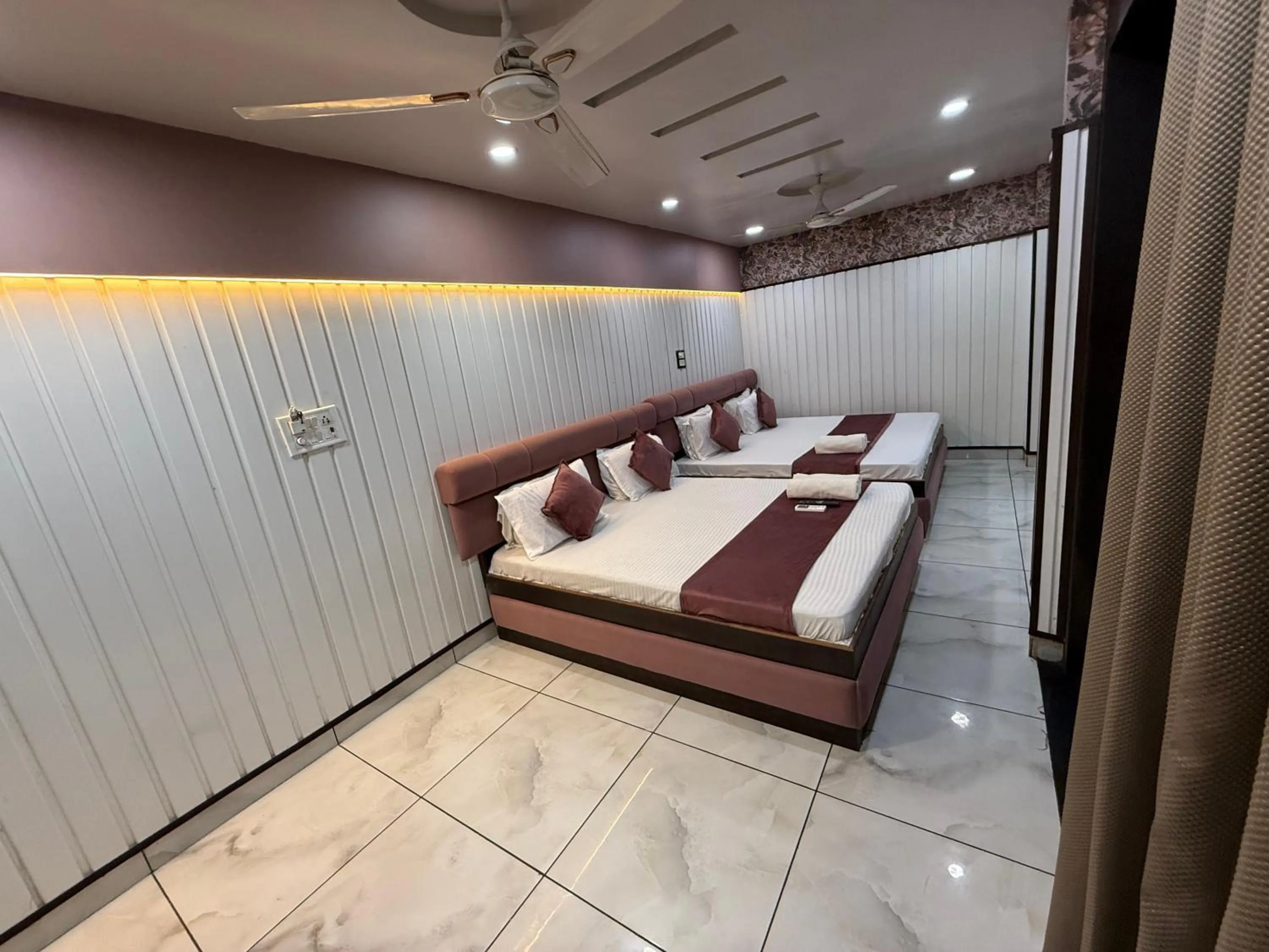 Bed in Hotel Shree Krishna Palace