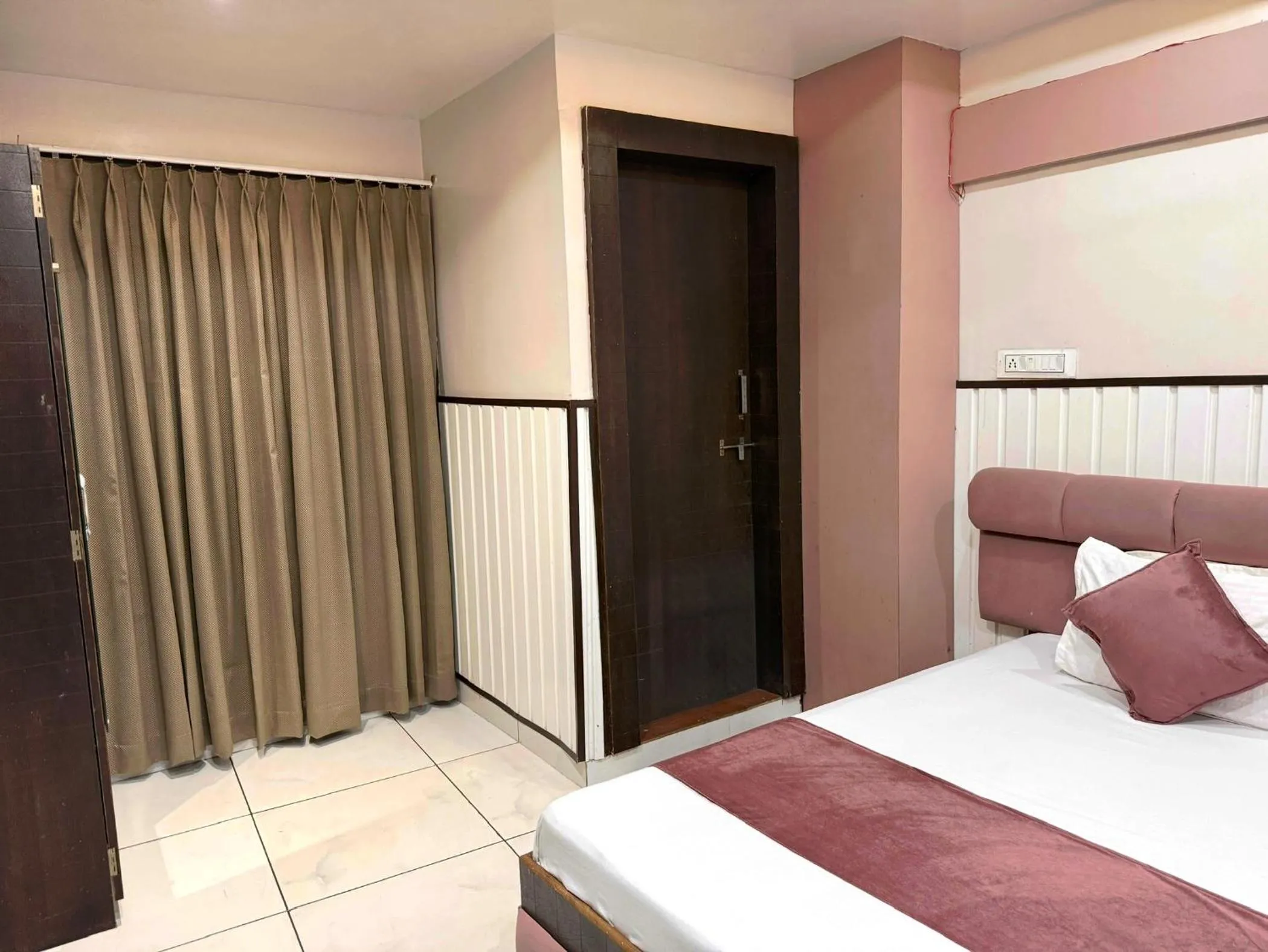 Bed in Hotel Shree Krishna Palace