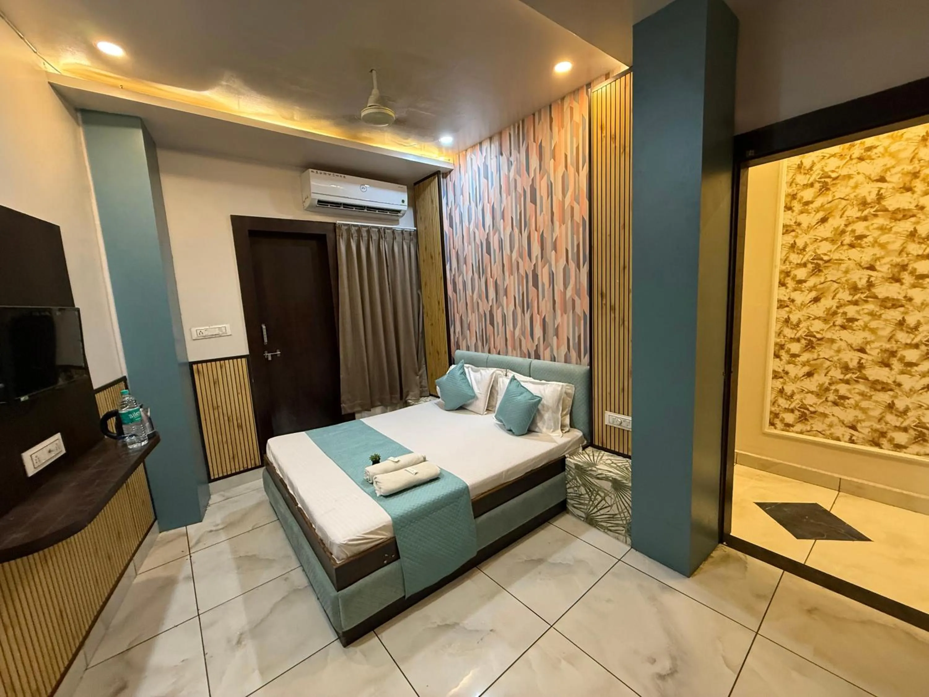 Bed in Hotel Shree Krishna Palace