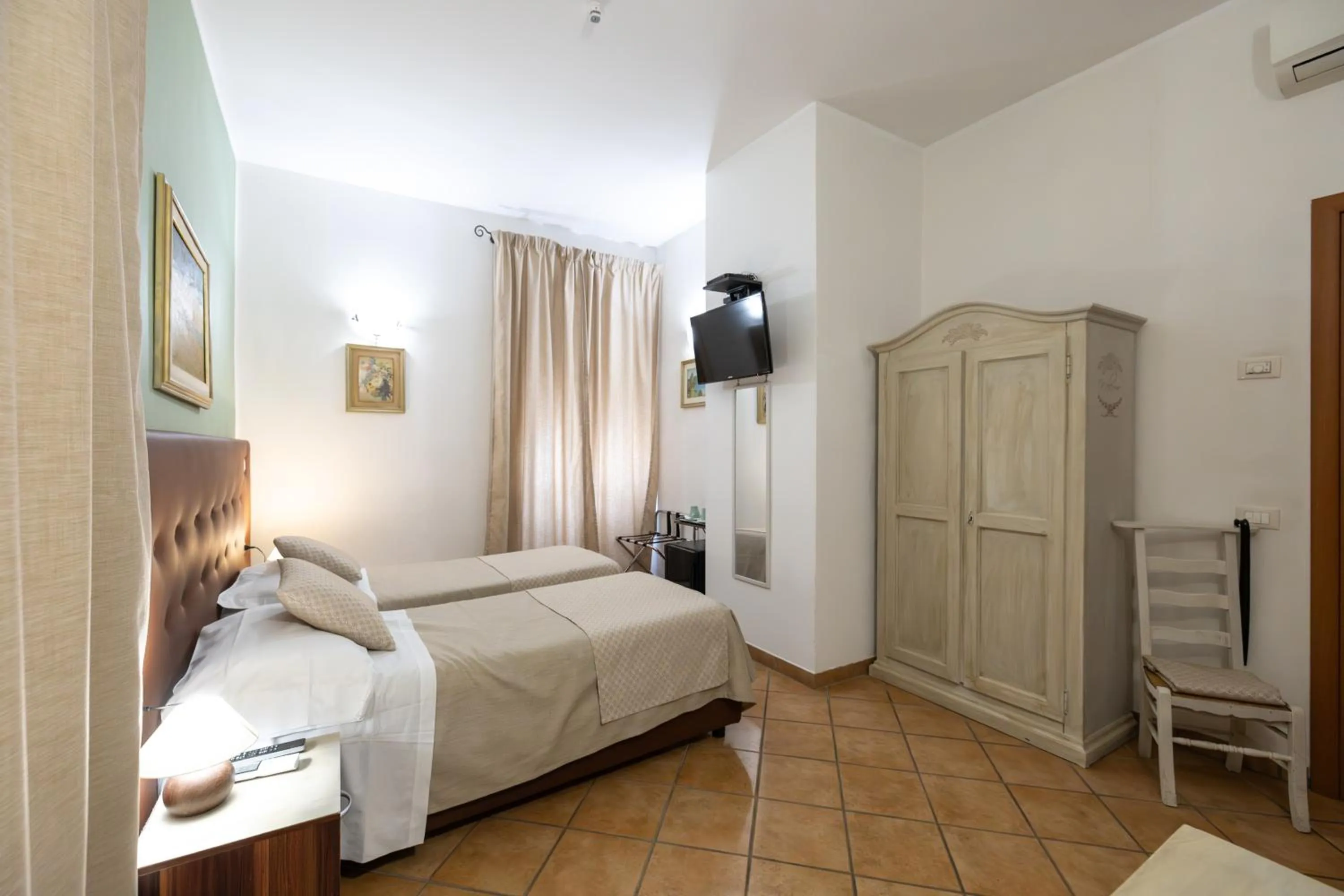 Photo of the whole room, Bed in Casa Lollobrigida