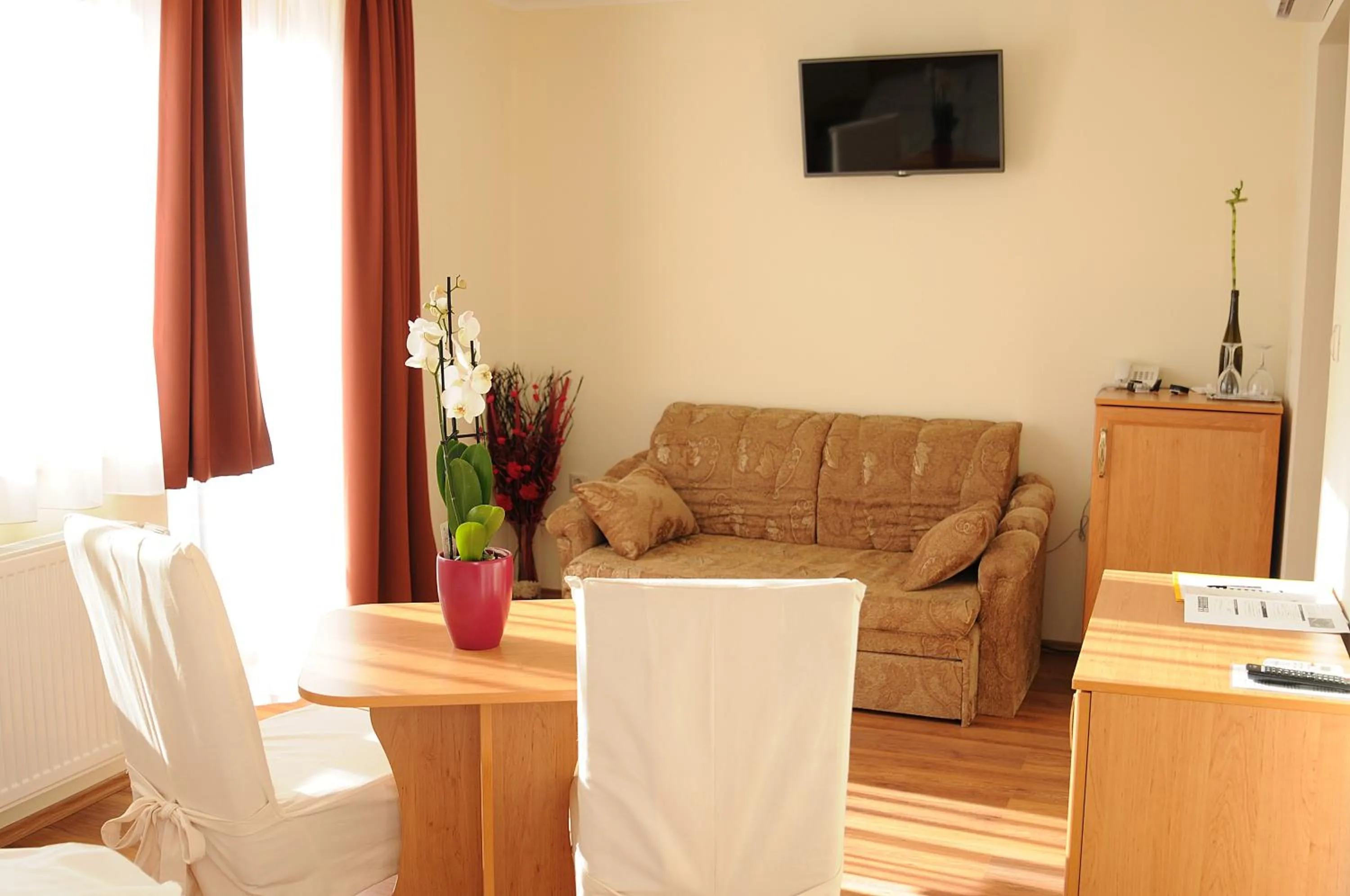 Photo of the whole room in Hotel Halászkert Badacsony