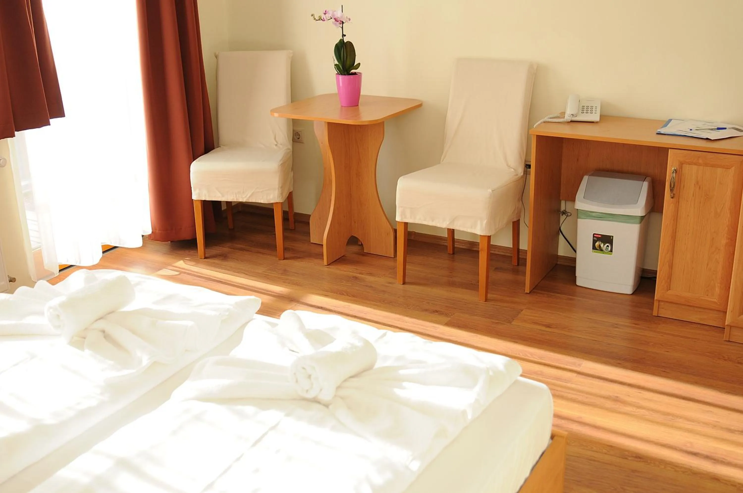 Bedroom, Bed in Hotel Halászkert Badacsony