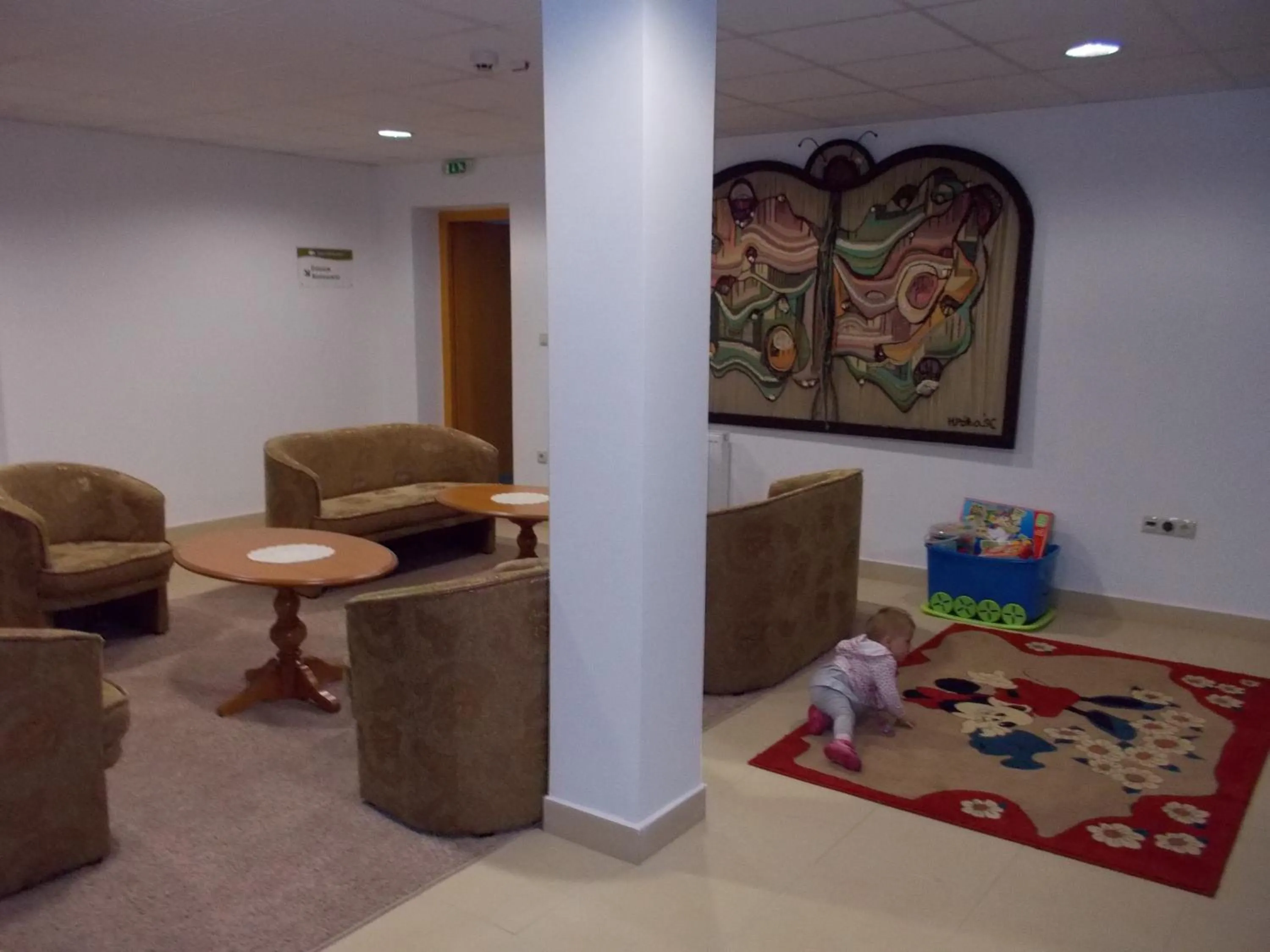 Communal lounge/ TV room in Hotel Halászkert Badacsony