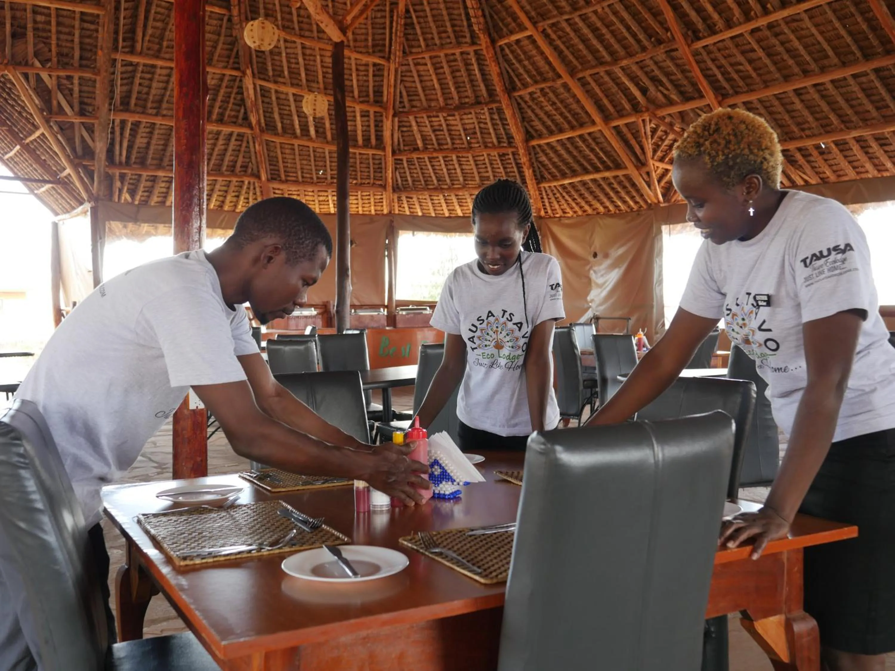 Restaurant/places to eat in Tausa Tsavo Eco Lodge