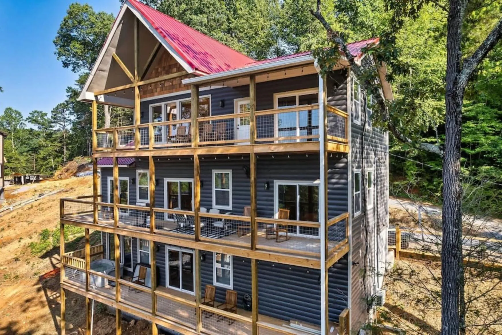 Property building in Tranquil Mountain Getaway By Ghosal Luxury Lodging