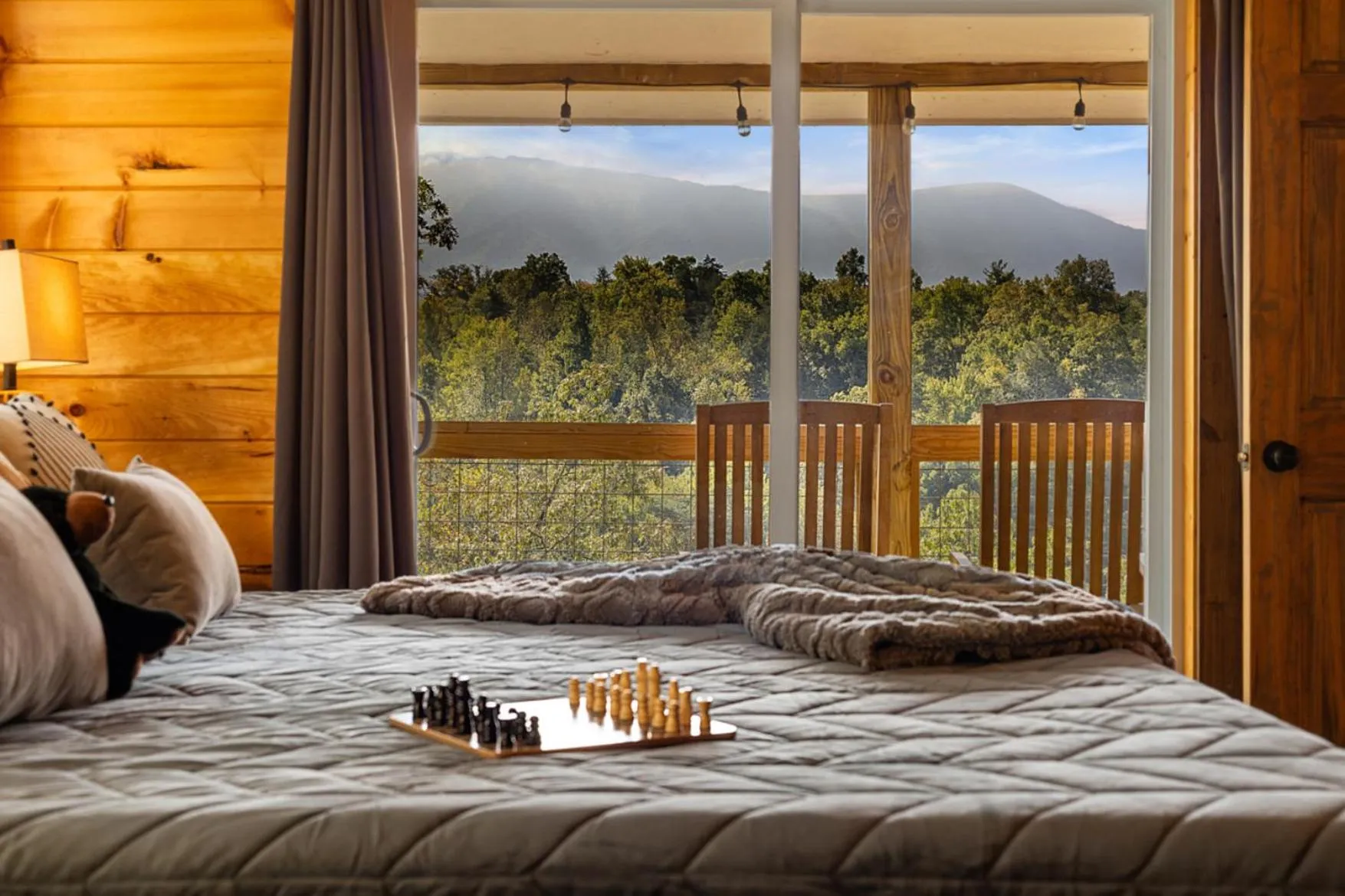 Bed in Tranquil Mountain Getaway By Ghosal Luxury Lodging