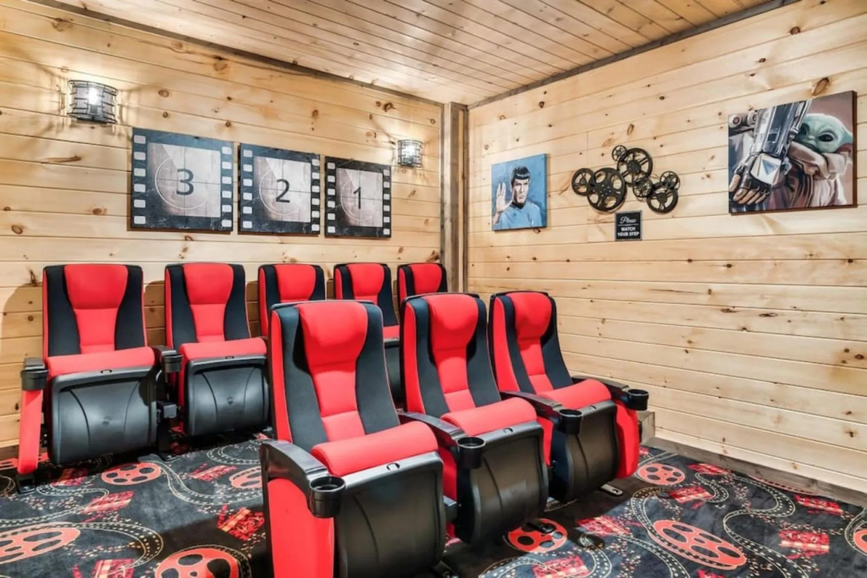 Living room in Tranquil Mountain Getaway By Ghosal Luxury Lodging