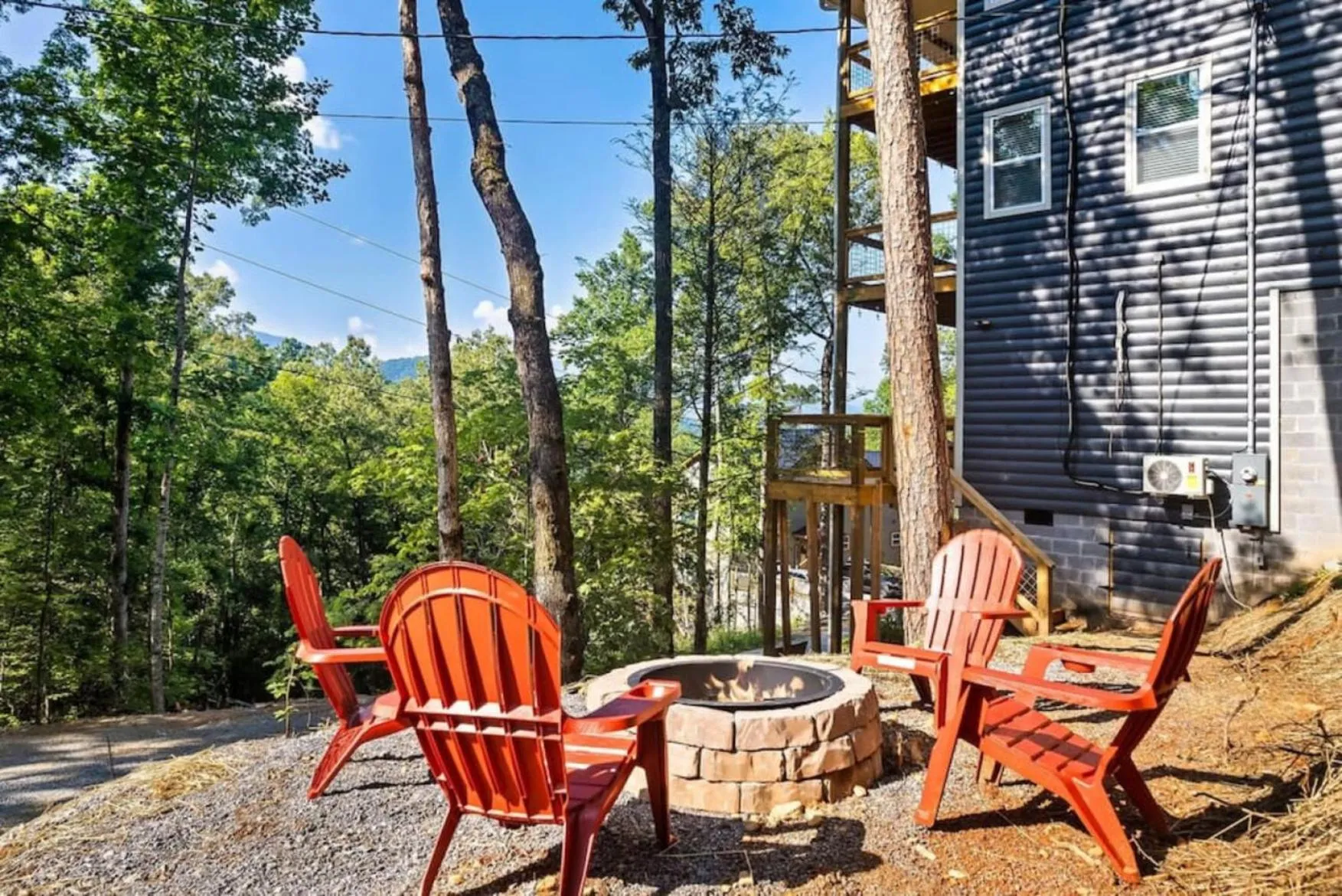 Property building in Tranquil Mountain Getaway By Ghosal Luxury Lodging