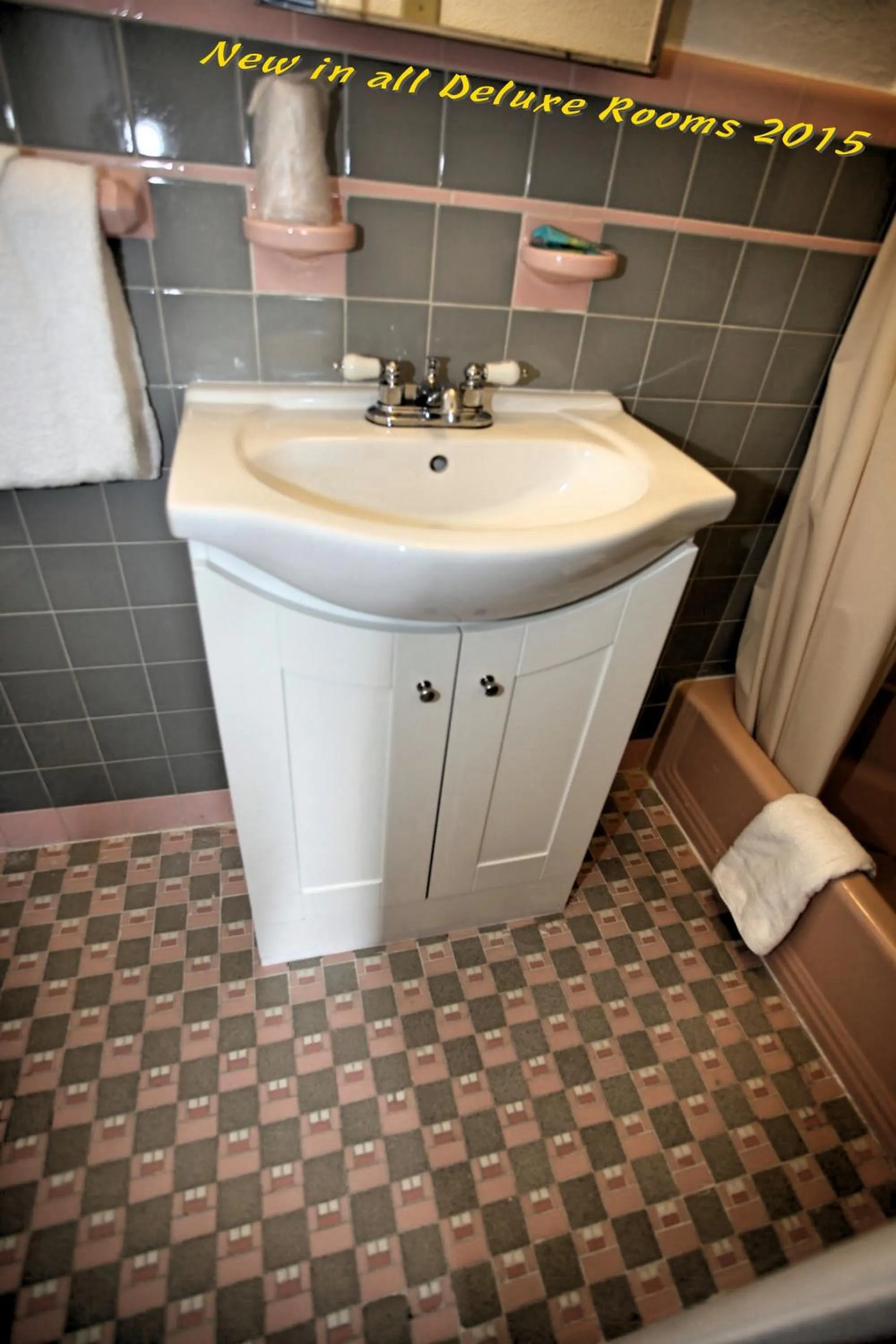 Bathroom in El Ray Motel