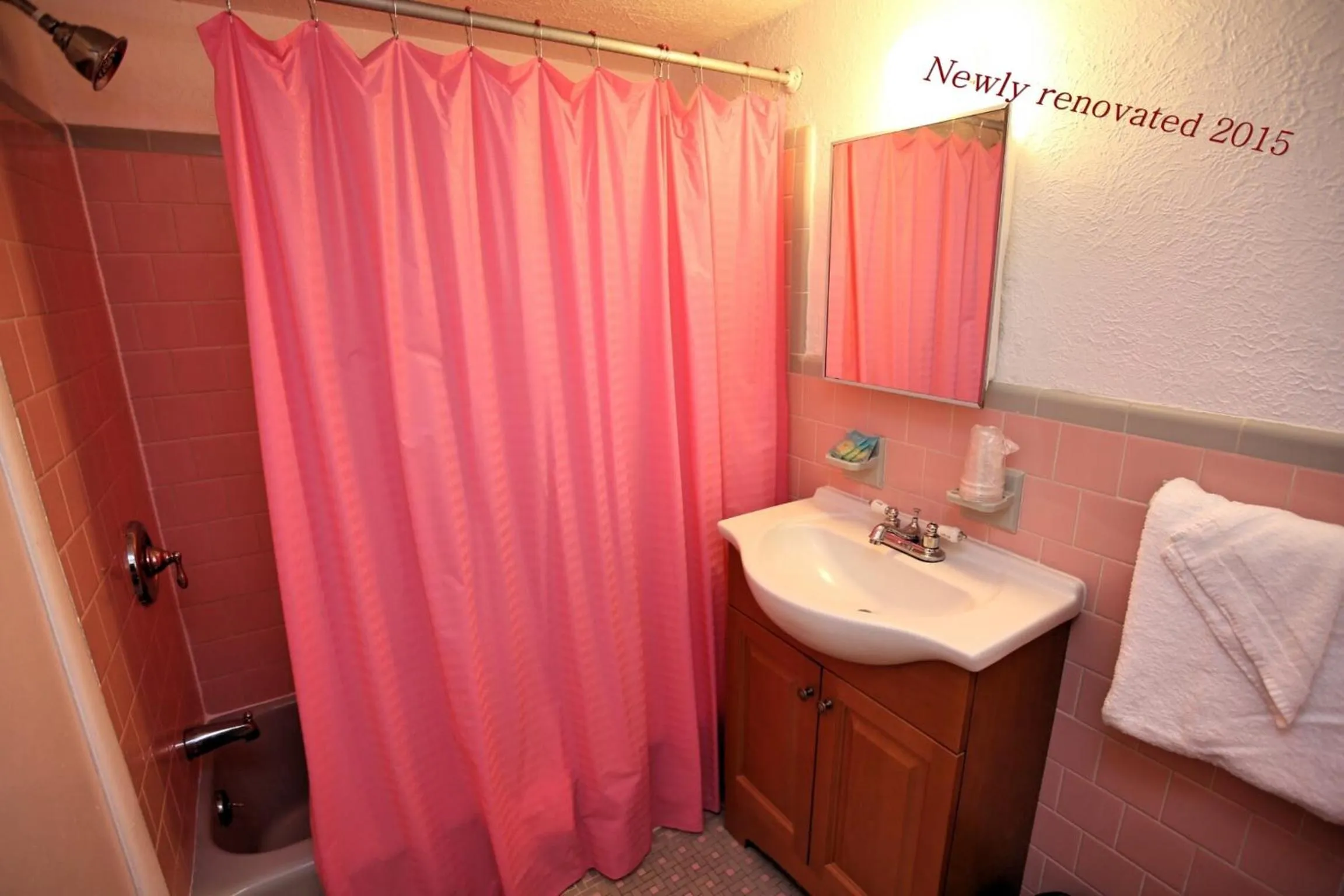 Bathroom in El Ray Motel