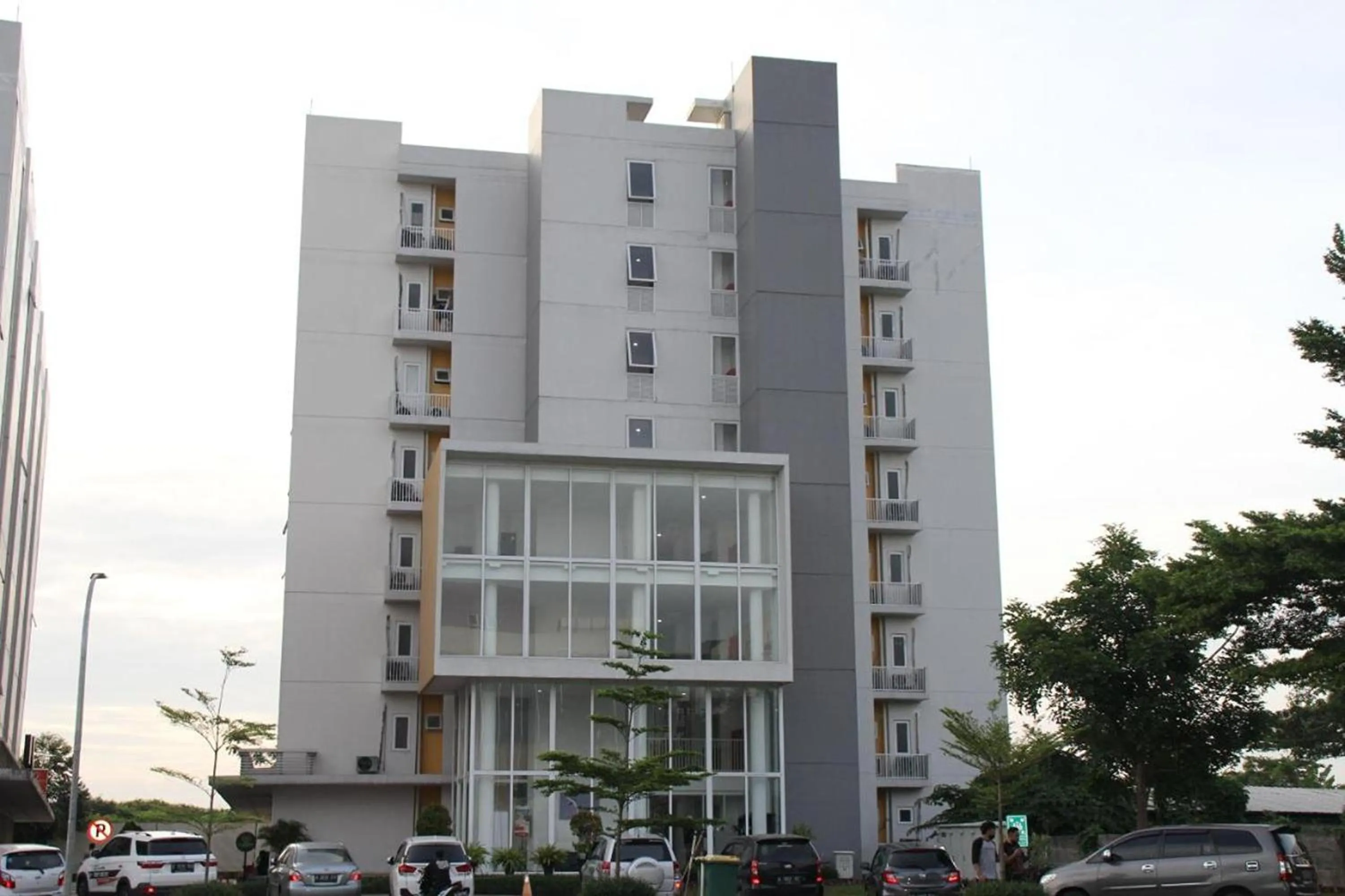 Property building in Barata Hotel Near Bandara Soekarno Hatta
