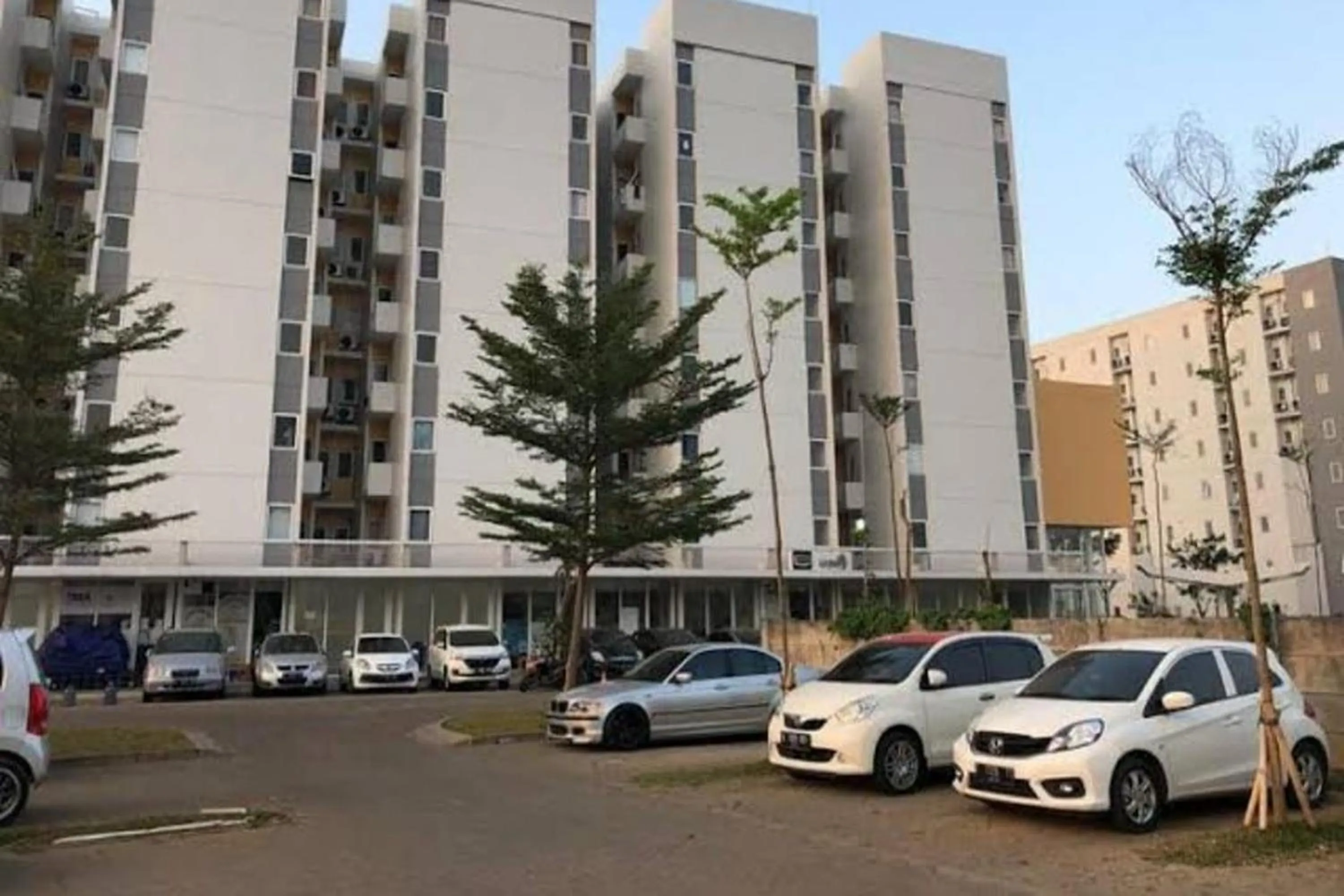 Property building in Barata Hotel Near Bandara Soekarno Hatta