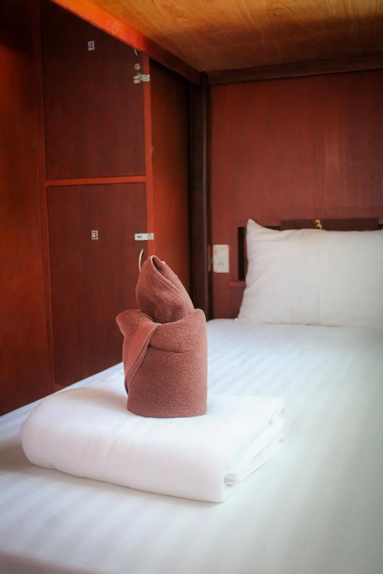 Mixed Dormitory Room - single occupancy in Phangan Barsay Hostel Mixed Dormitory Room - single occupancy in Phangan Barsay Hostel