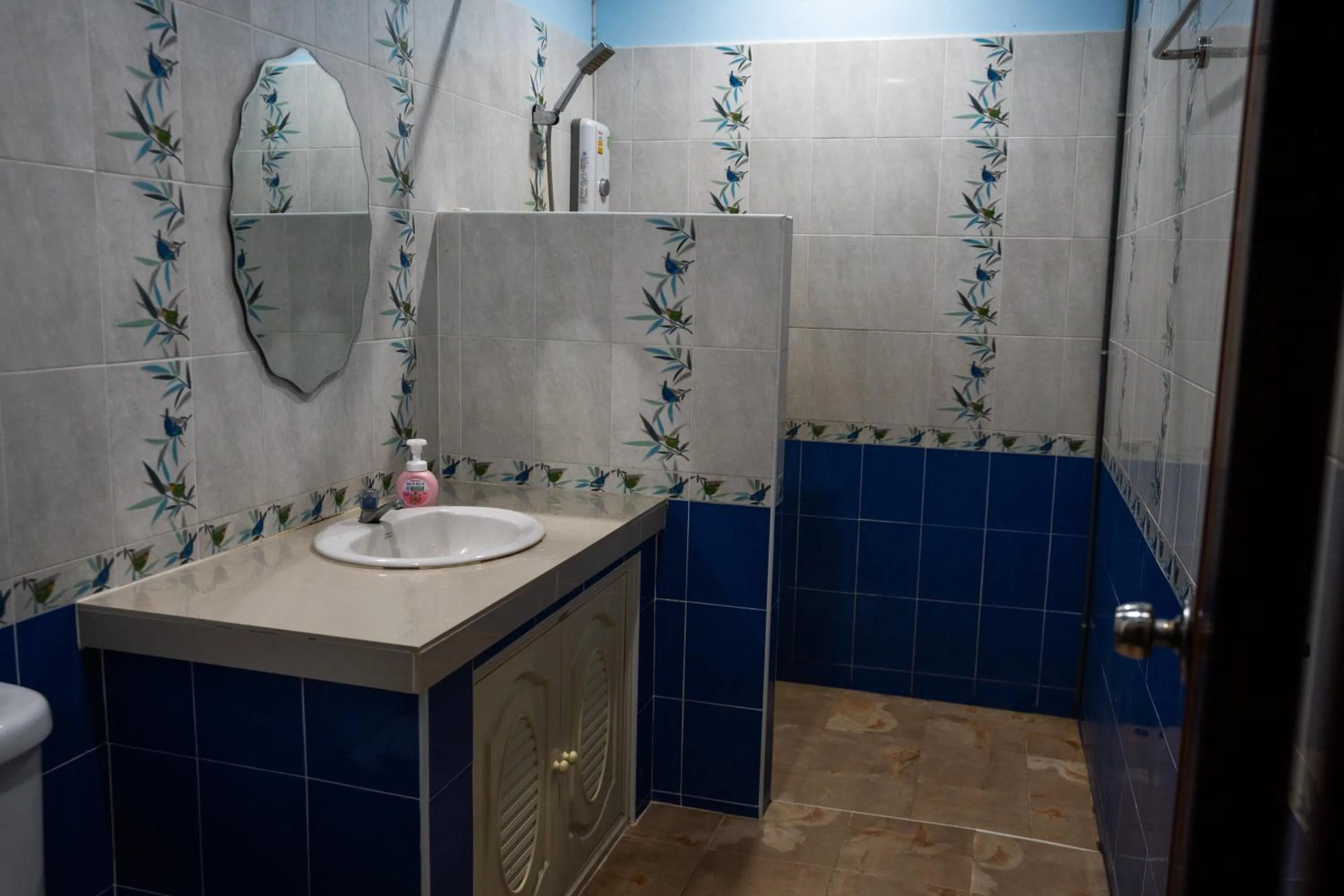 Bathroom in Phangan Barsay Hostel