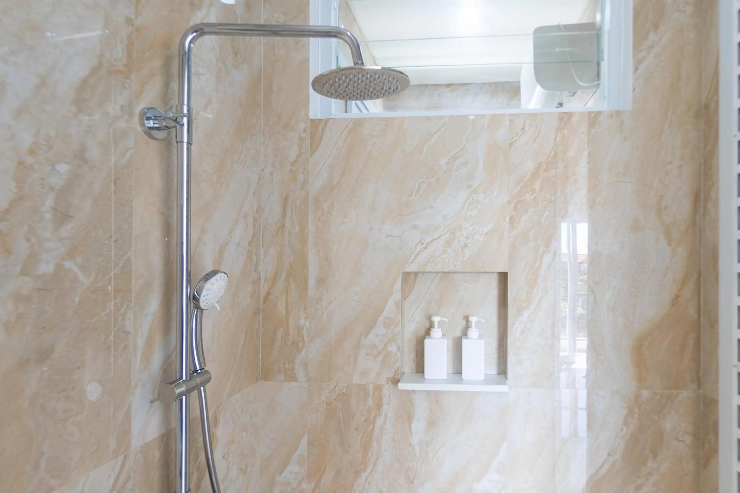 Shower in Villa Berlian Kuta