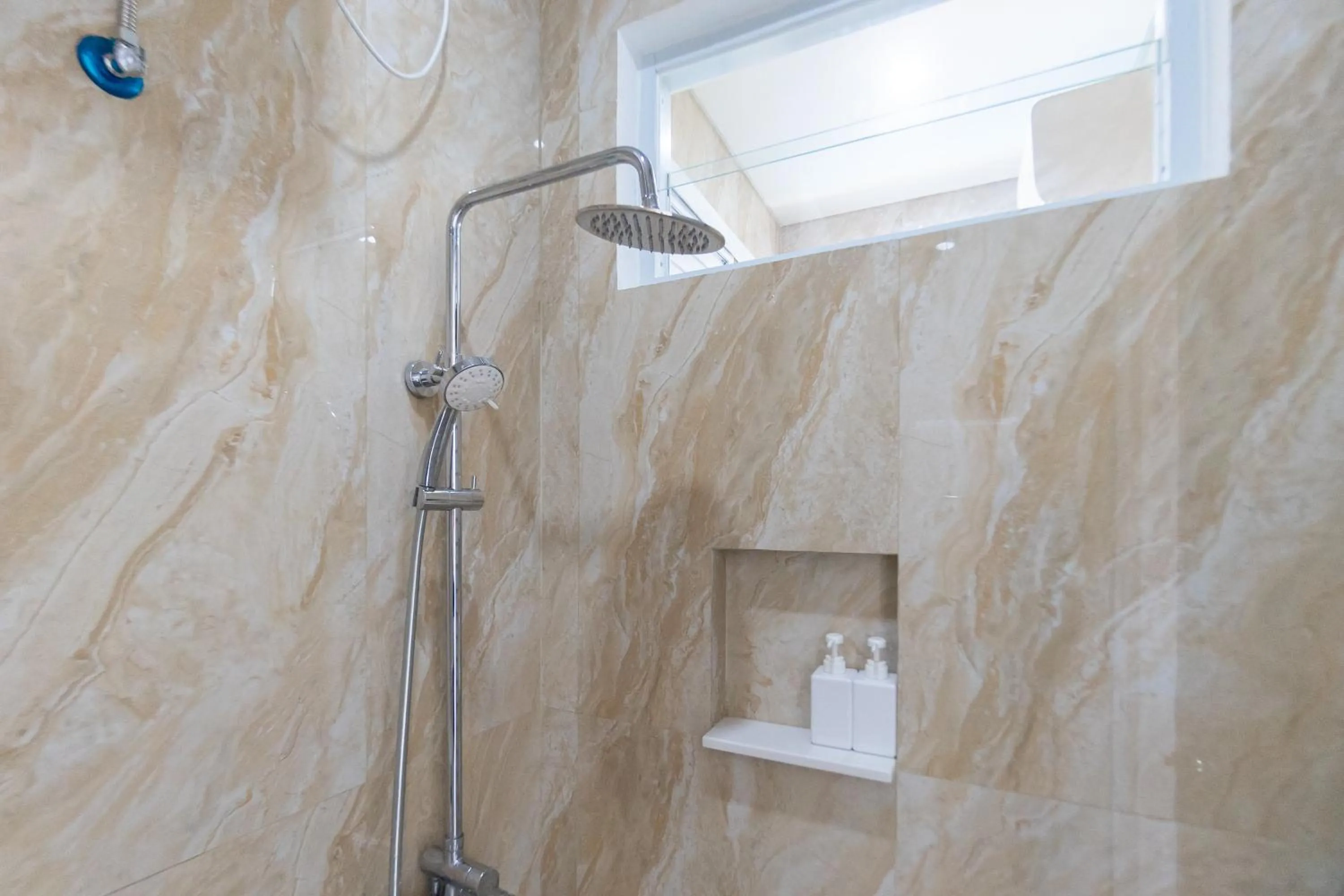 Shower in Villa Berlian Kuta