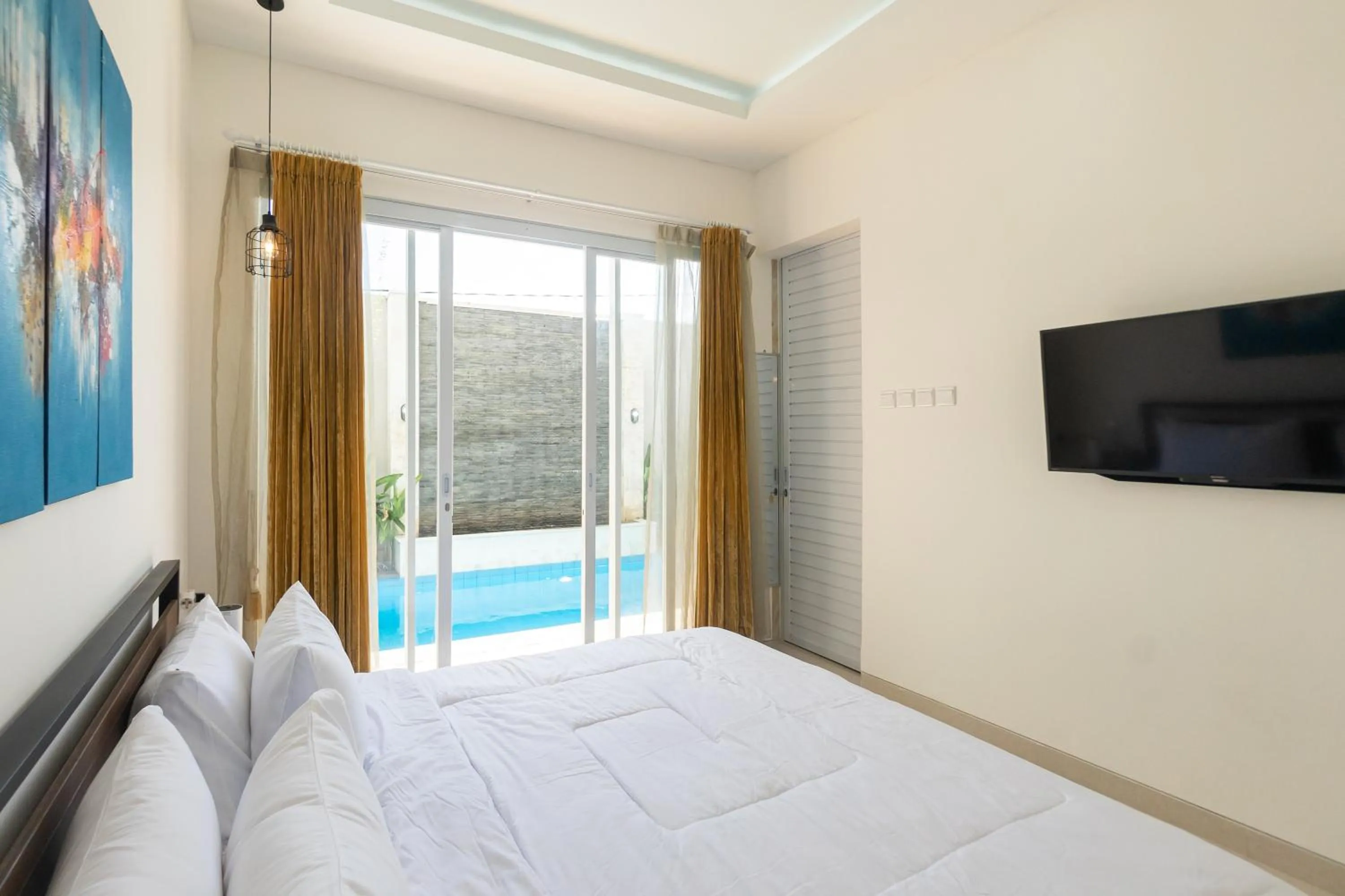 Bed in Villa Berlian Kuta