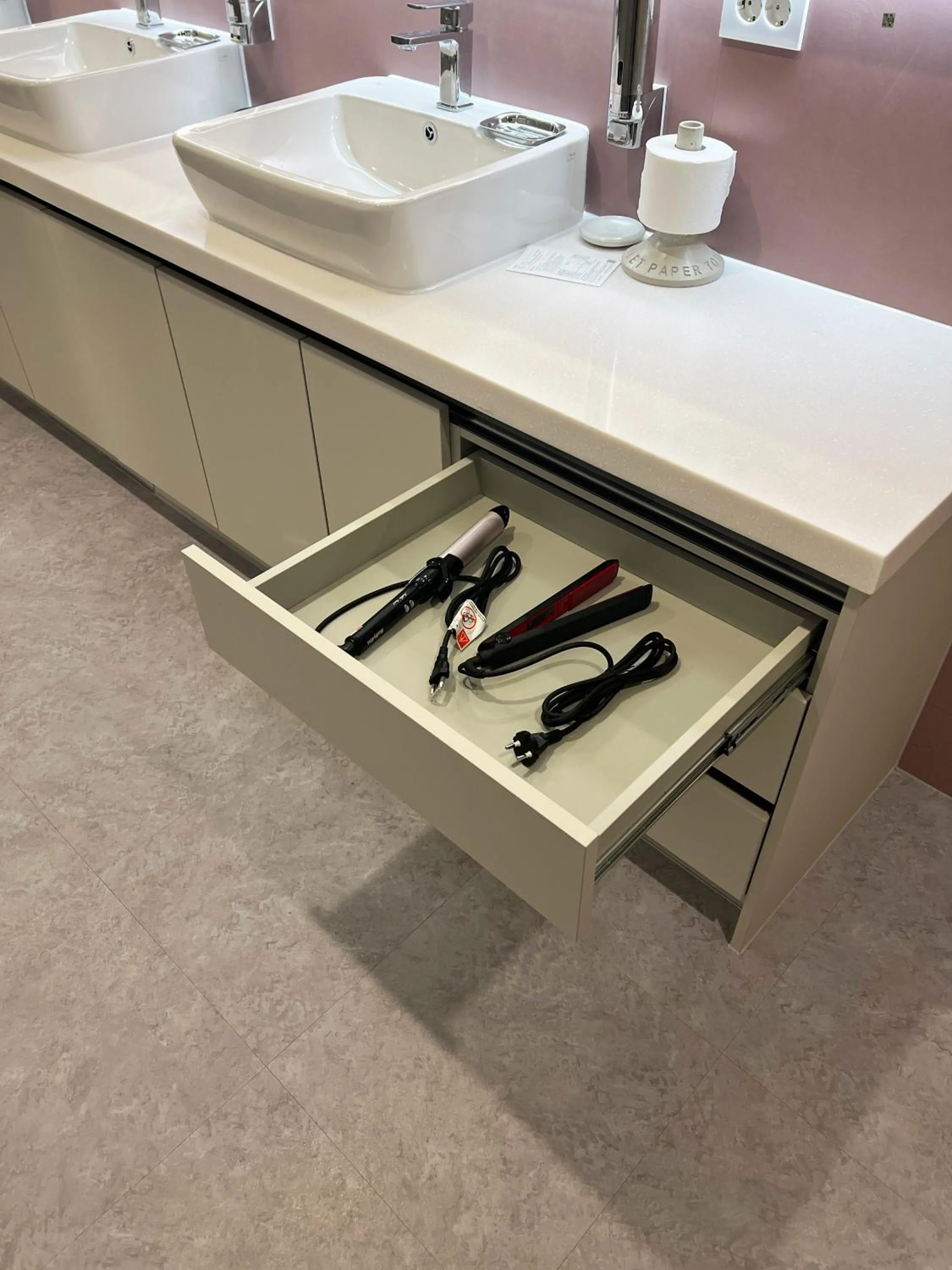 heating in Seoul Cube Jongro