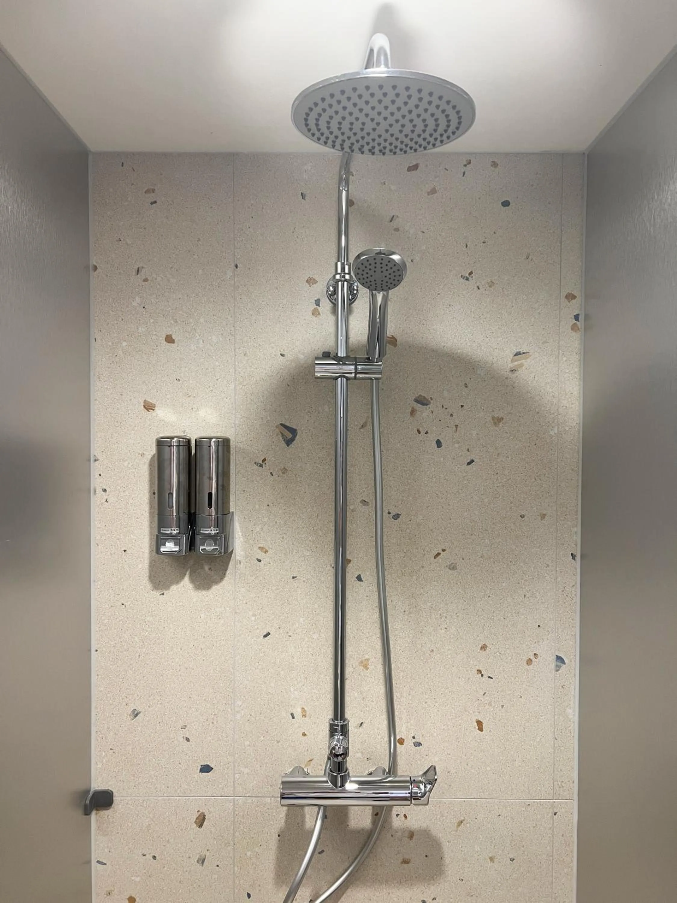 Shower in Seoul Cube Jongro