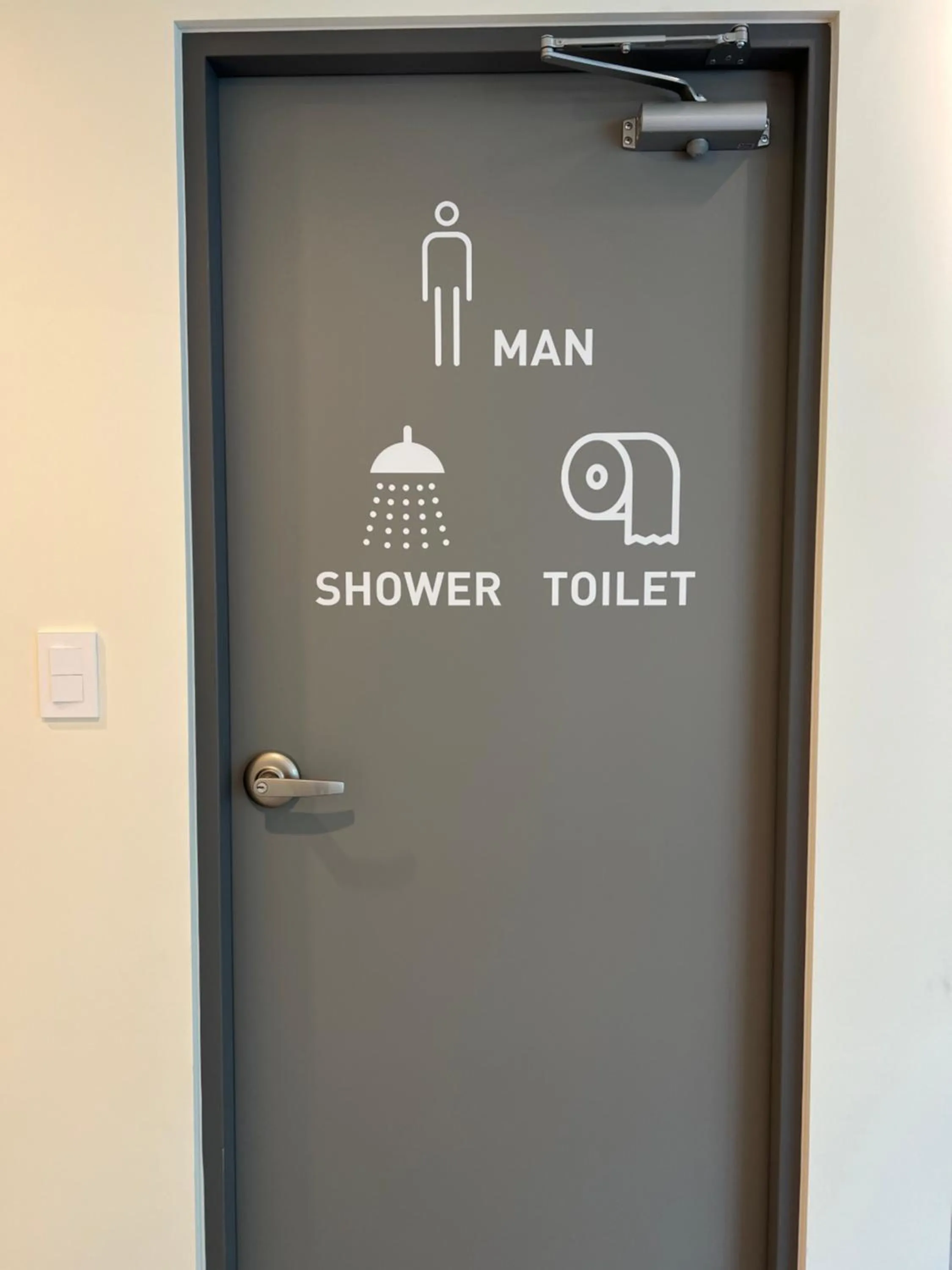 Shower in Seoul Cube Jongro