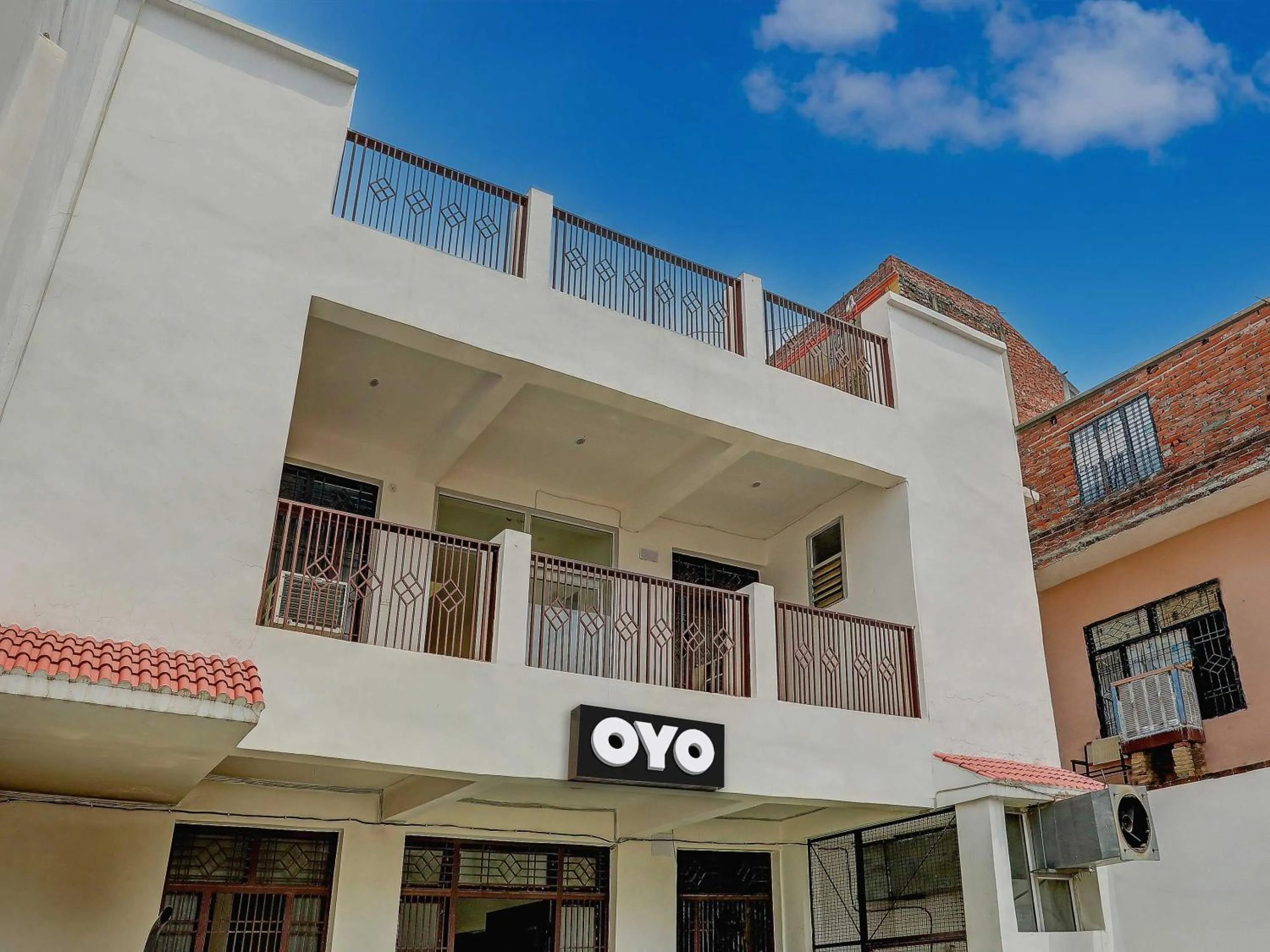 Facade/entrance in Hotel O The Raghav Villa