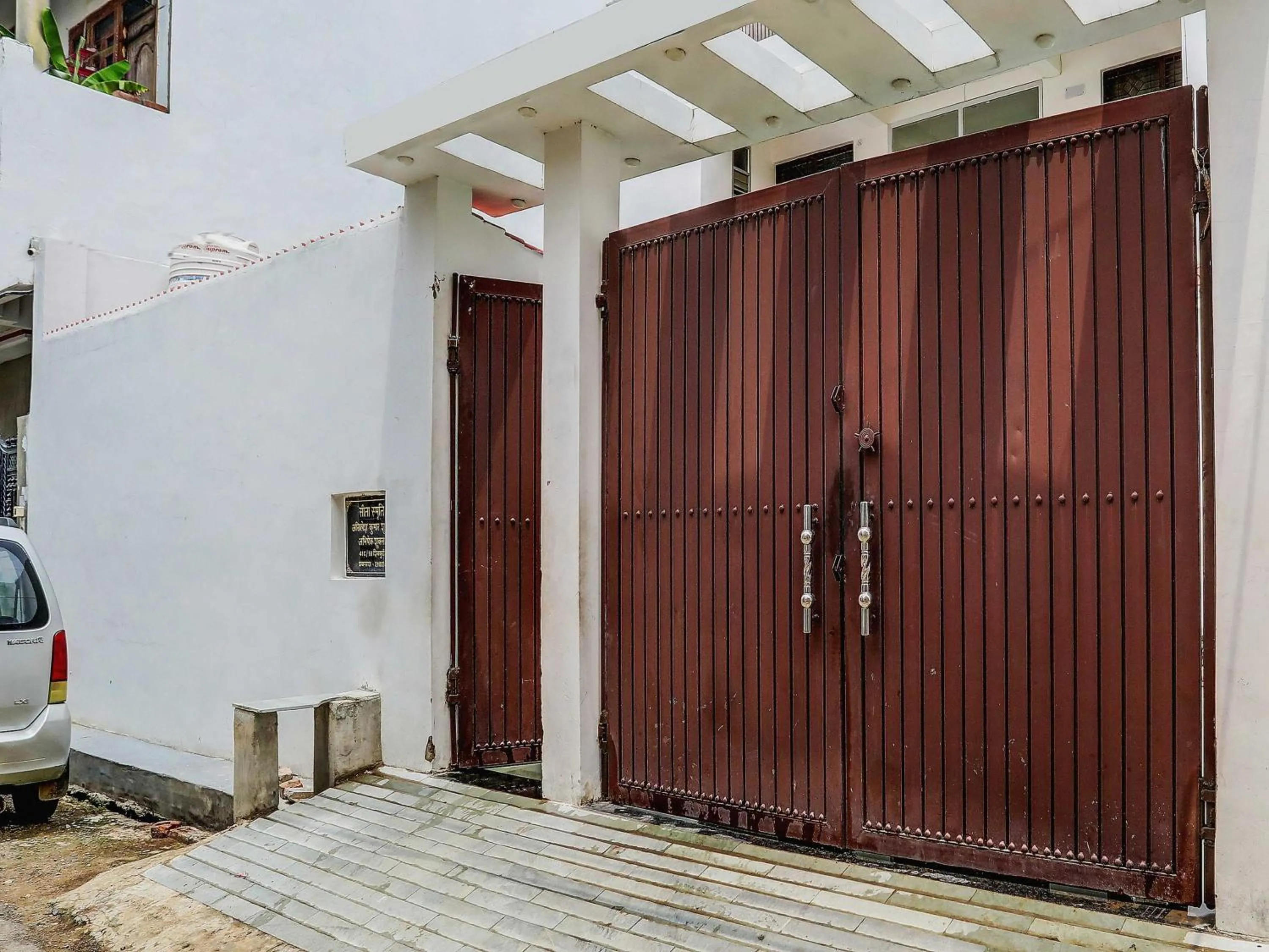 Facade/entrance in Hotel O The Raghav Villa