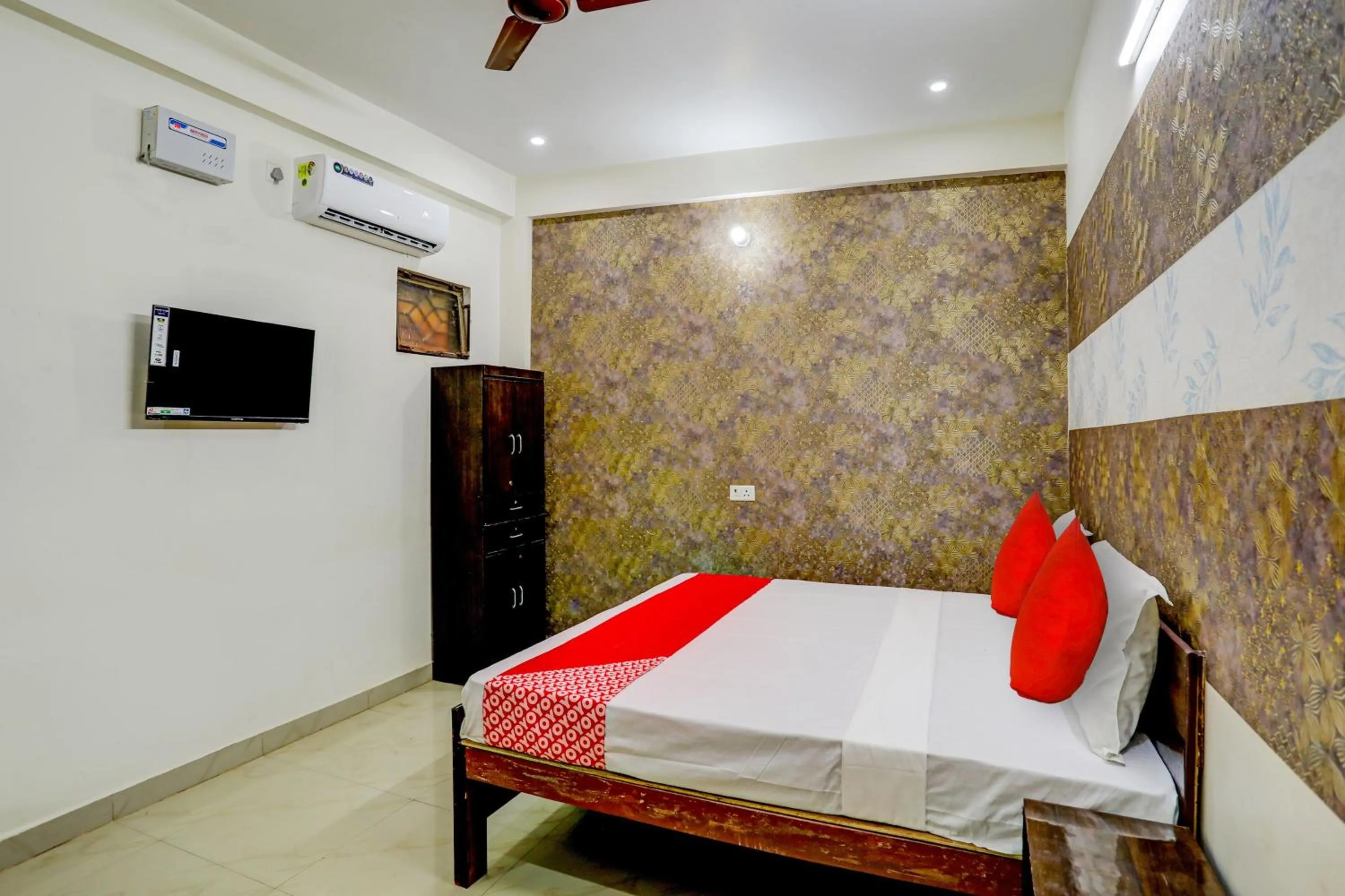 Bedroom, Bed in Hotel O The Raghav Villa