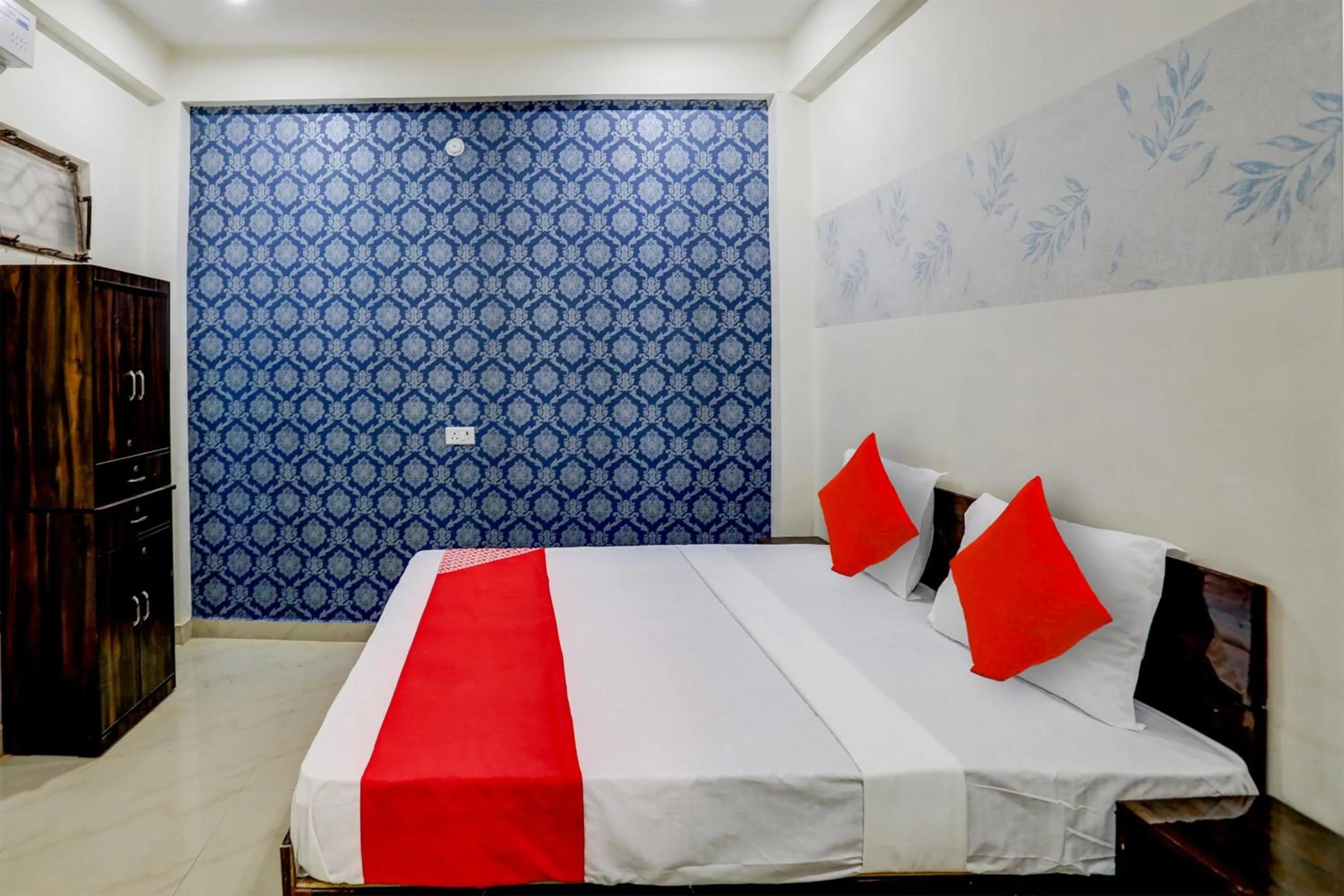 Bedroom, Bed in Hotel O The Raghav Villa