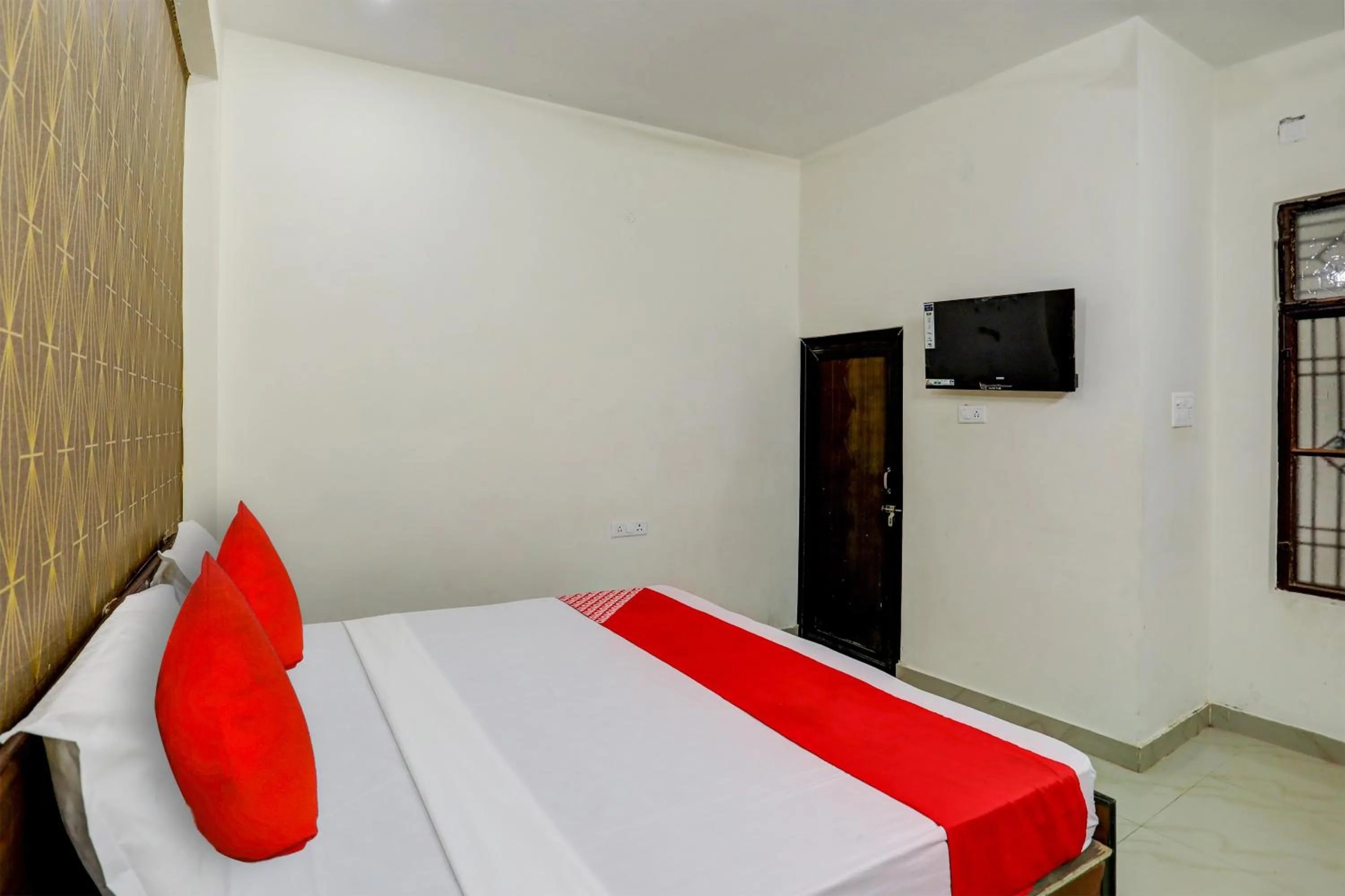 Bedroom, Bed in Hotel O The Raghav Villa