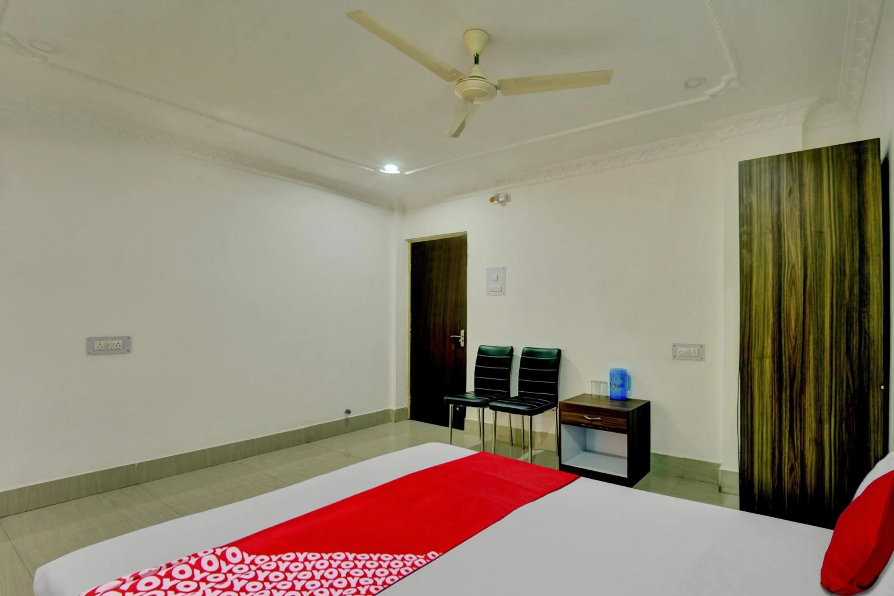 Bedroom, Bed in Hotel O Shakti Inn