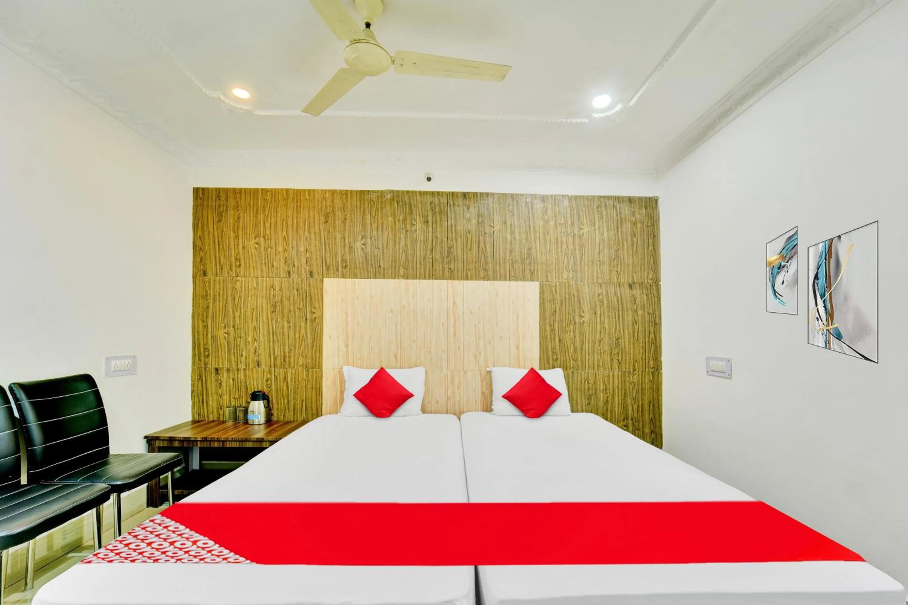 Bedroom, Bed in Hotel O Shakti Inn