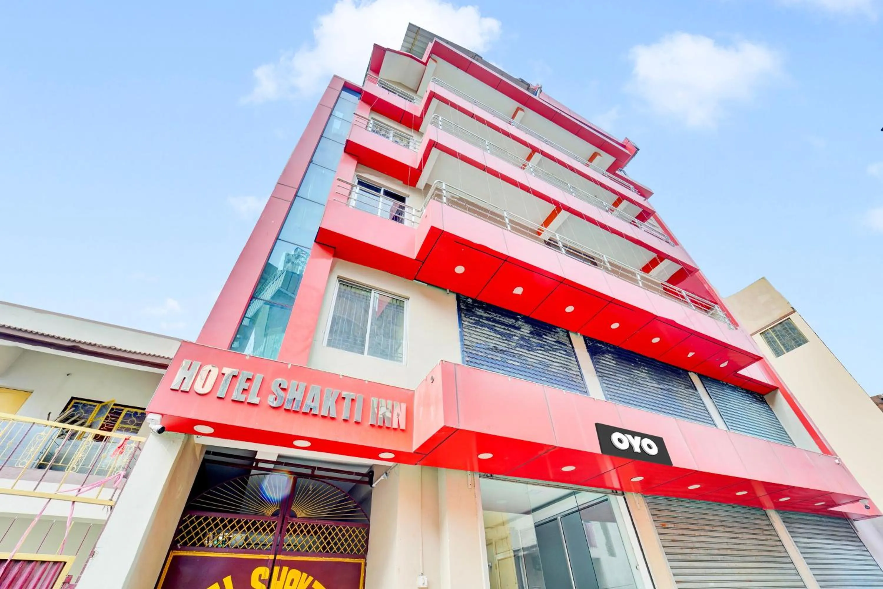 Facade/entrance in Hotel O Shakti Inn