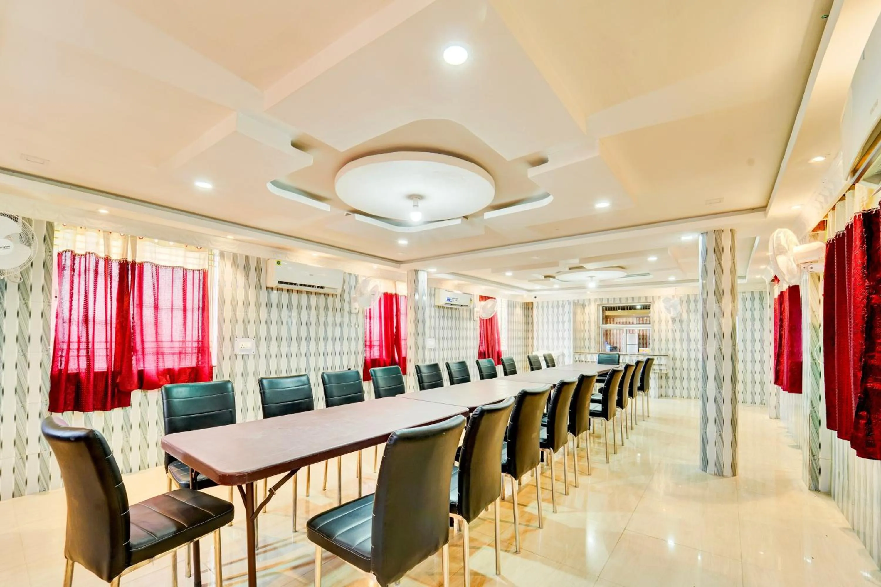 Lobby or reception in Hotel O Shakti Inn