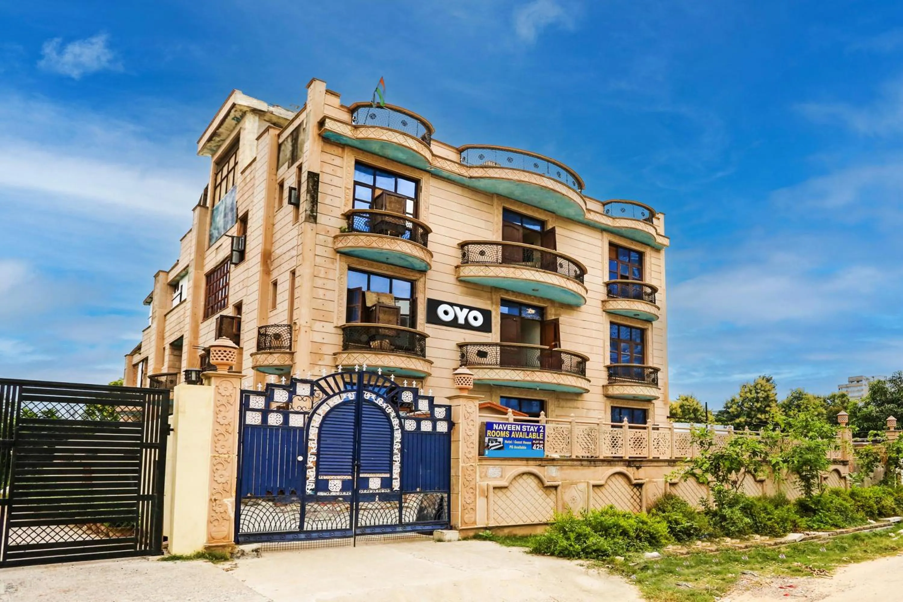 Facade/entrance in Hotel O by OYO Naveen Stay