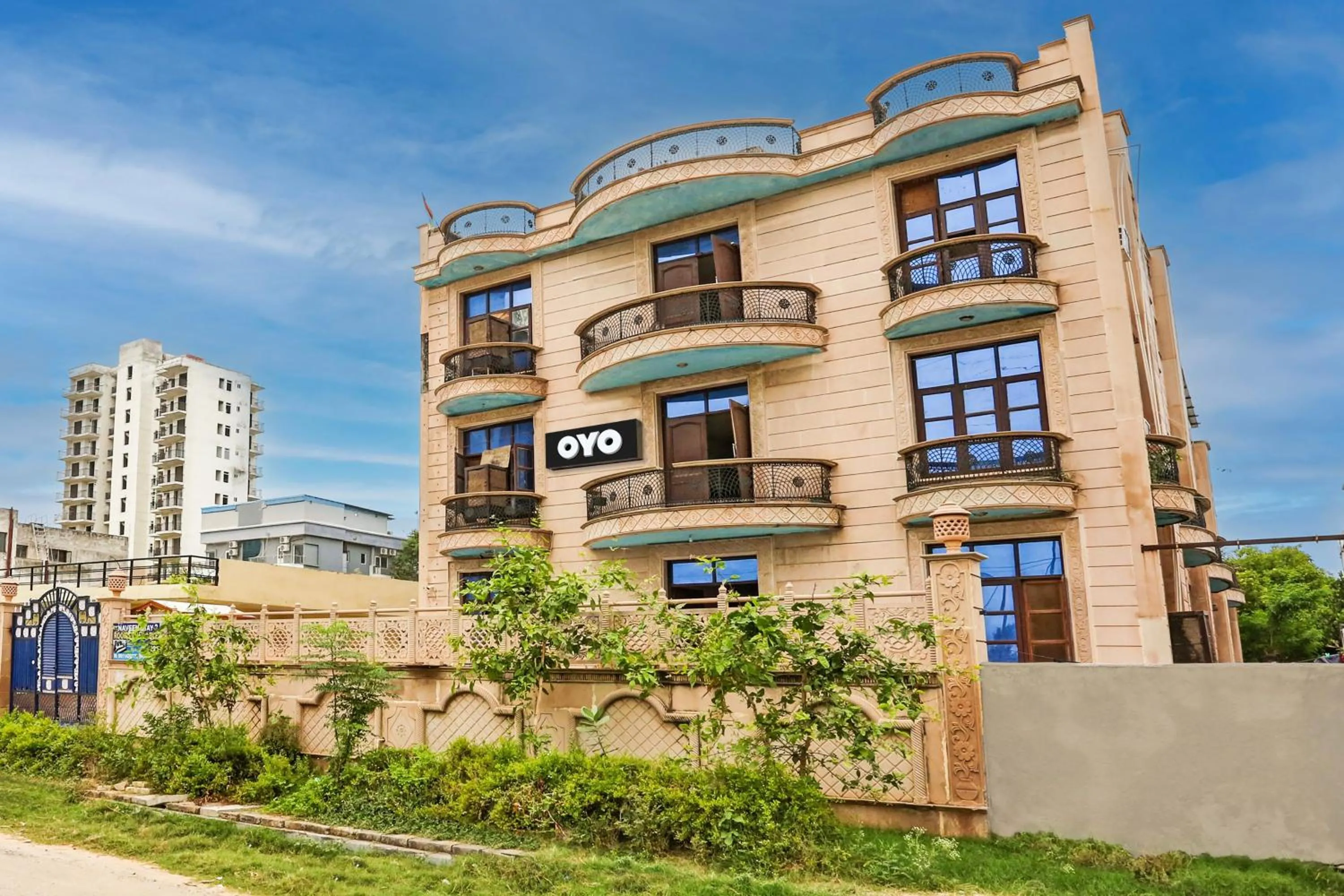 Facade/entrance in Hotel O by OYO Naveen Stay