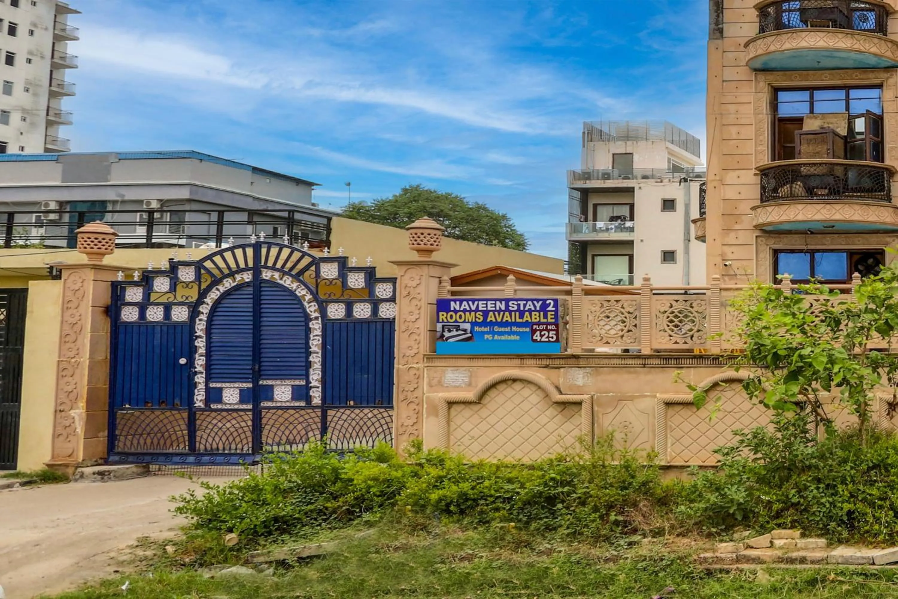 Facade/entrance in Hotel O by OYO Naveen Stay