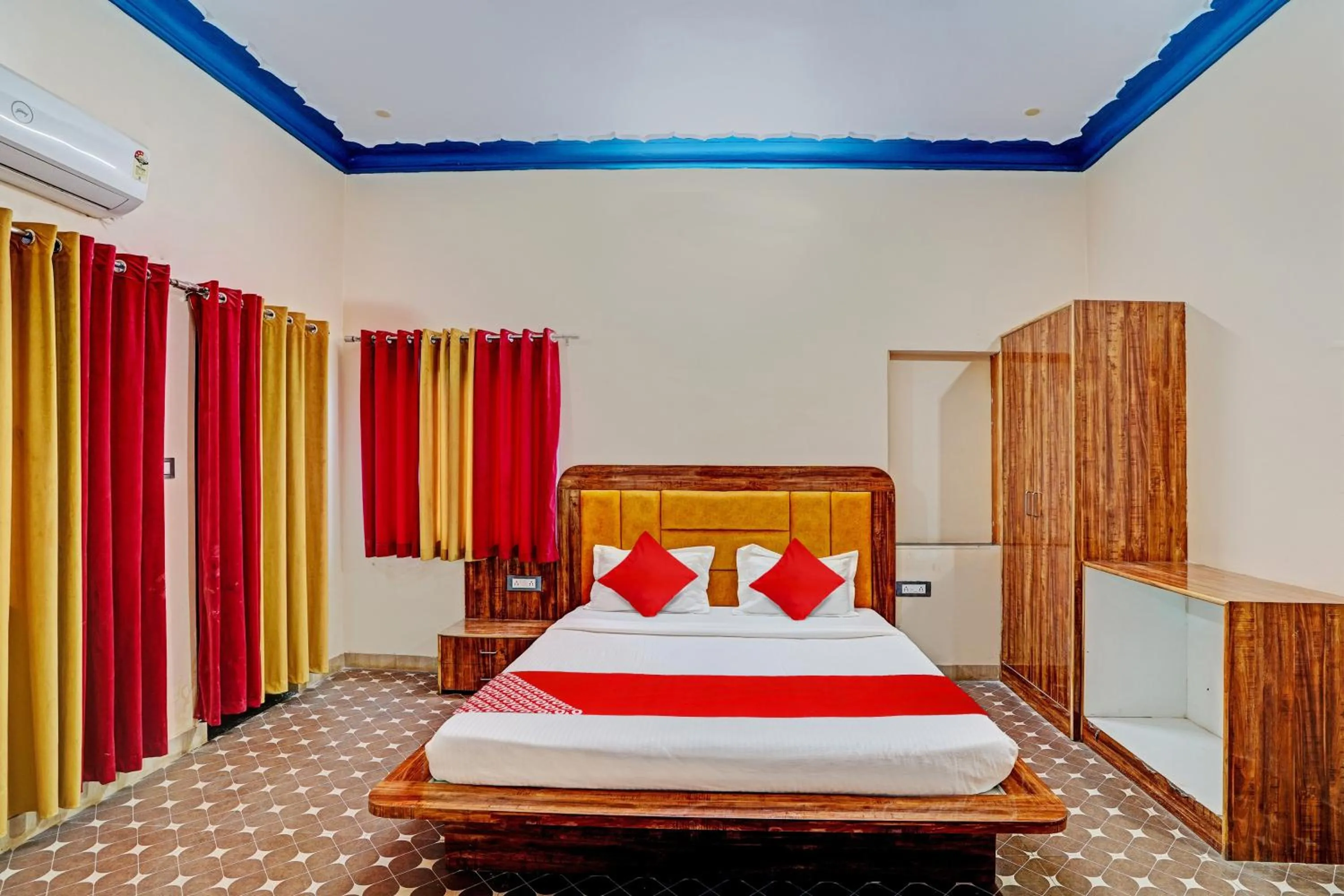 Bedroom, Bed in Hotel O Real Out Of The Blue